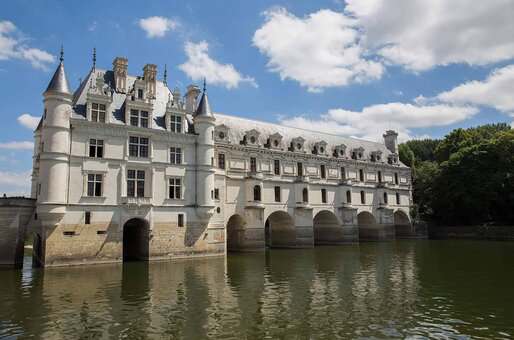 Chenonceau Castle, in the Pays de La Loire region near Chinon (1 hour's drive)