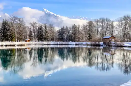 Lac bleu à proximité de Morillon  ©bouilleur de photos -Sixt