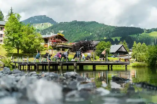 Yoga sessions available in Châtel during the summer © L. Meyer-Chatel