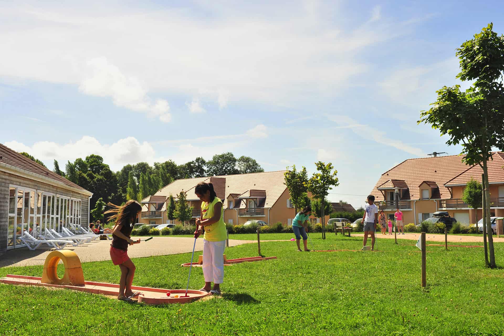 Mini golf (gratuit) au sein de la résidence Goélia Les portes d'Honfleur Mini golf (gratuit) au sein de la résidence Goélia Les portes d'Honfleur