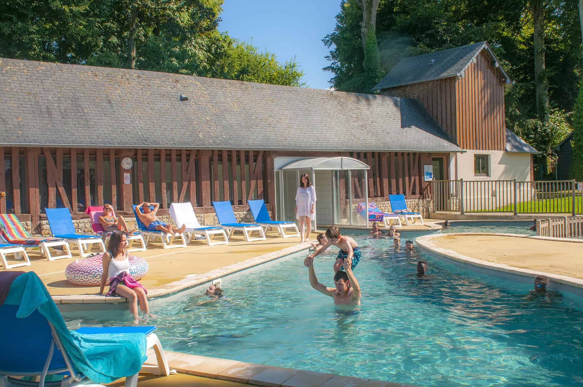 Piscine Goélia de la résidence du Parc à Gonneville sur Honfleur Piscine Goélia de la résidence du Parc à Gonneville sur Honfleur