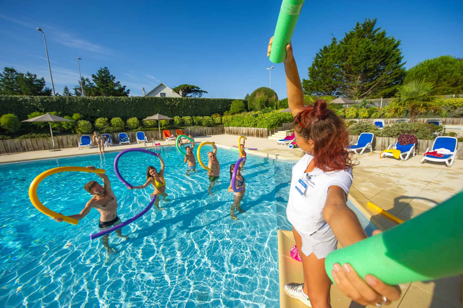Piscine extérieure chauffée du Village Club de vacances Goélia Les Voiles Blanches à Batz-sur-Mer Piscine extérieure chauffée du Village Club de vacances Goélia Les Voiles Blanches à Batz-sur-Mer