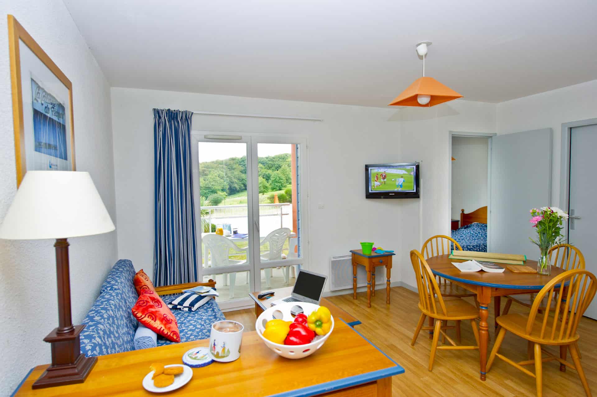 Salon d'un appartement de la résidence de vacances Goélia Résidence du Golf à Carantec Salon d'un appartement de la résidence de vacances Goélia Résidence du Golf à Carantec