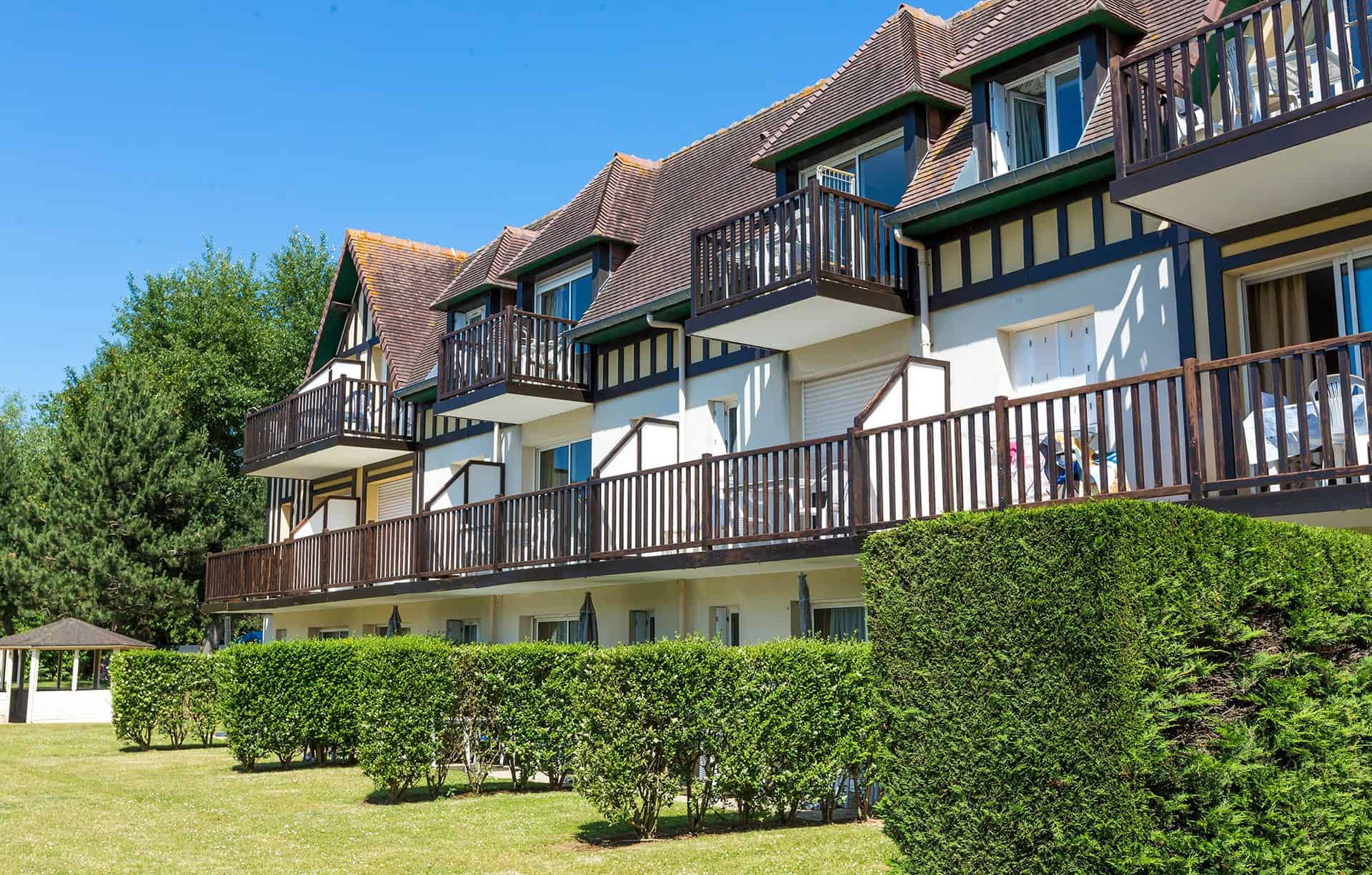 Extérieur de la résidence de vacances Goélia Green Panorama à Cabourg Extérieur de la résidence de vacances Goélia Green Panorama à Cabourg