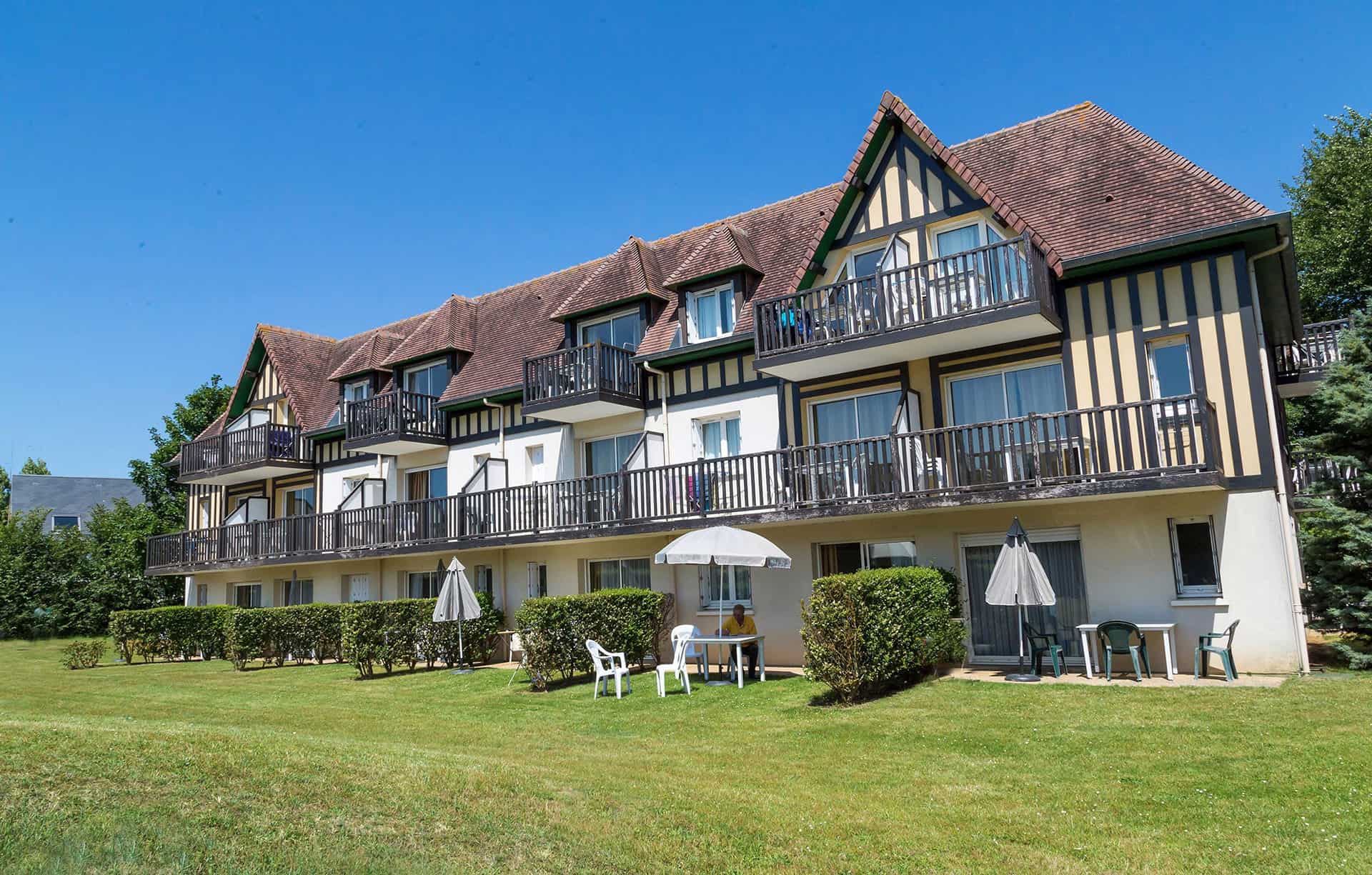 Extérieur de la résidence de vacances Goélia Green Panorama à Cabourg Extérieur de la résidence de vacances Goélia Green Panorama à Cabourg