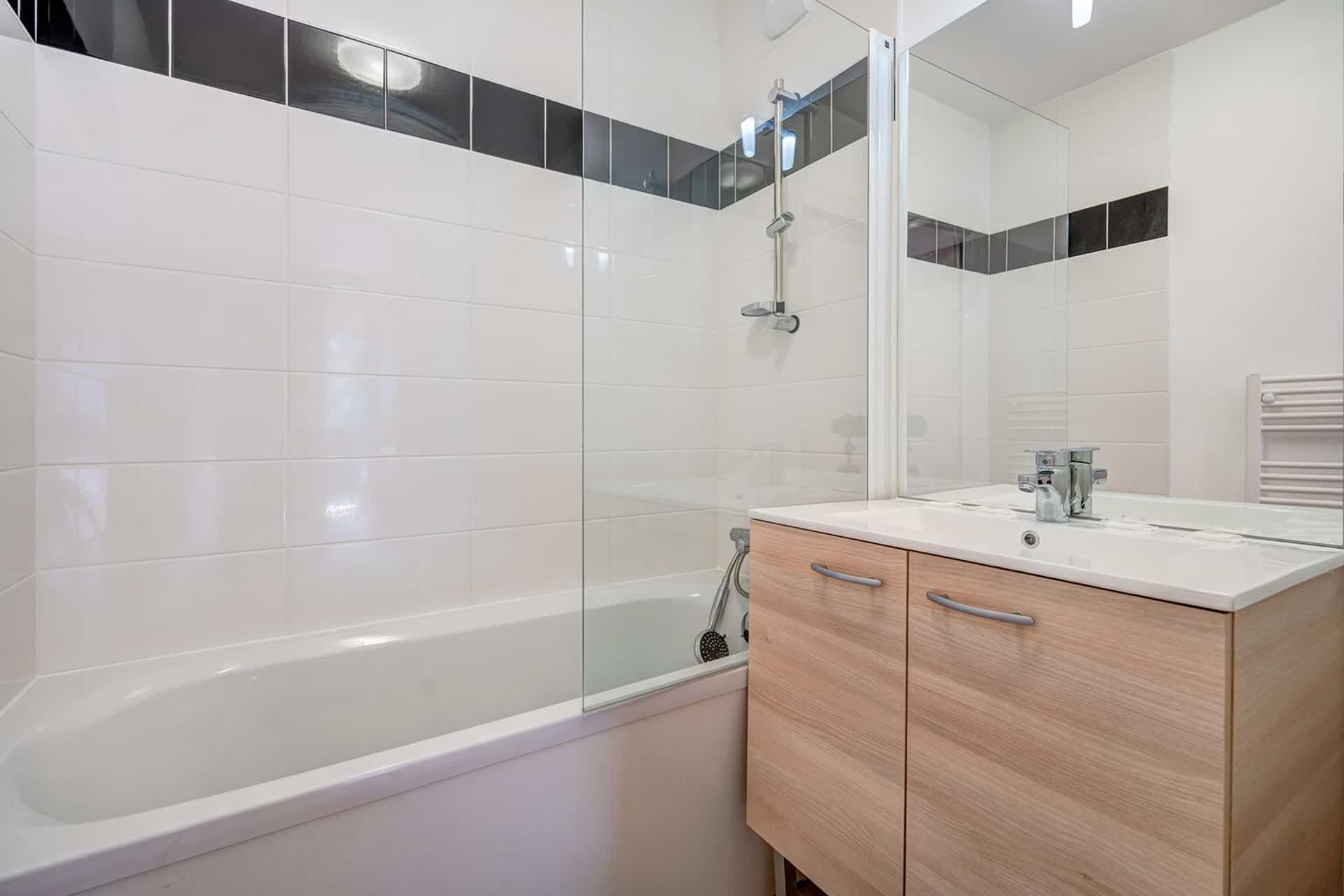 Exemple de salle de bain de la résidence de vacances Goélia Le Victoria à Blonville sur Mer Exemple de salle de bain de la résidence de vacances Goélia Le Victoria à Blonville sur Mer
