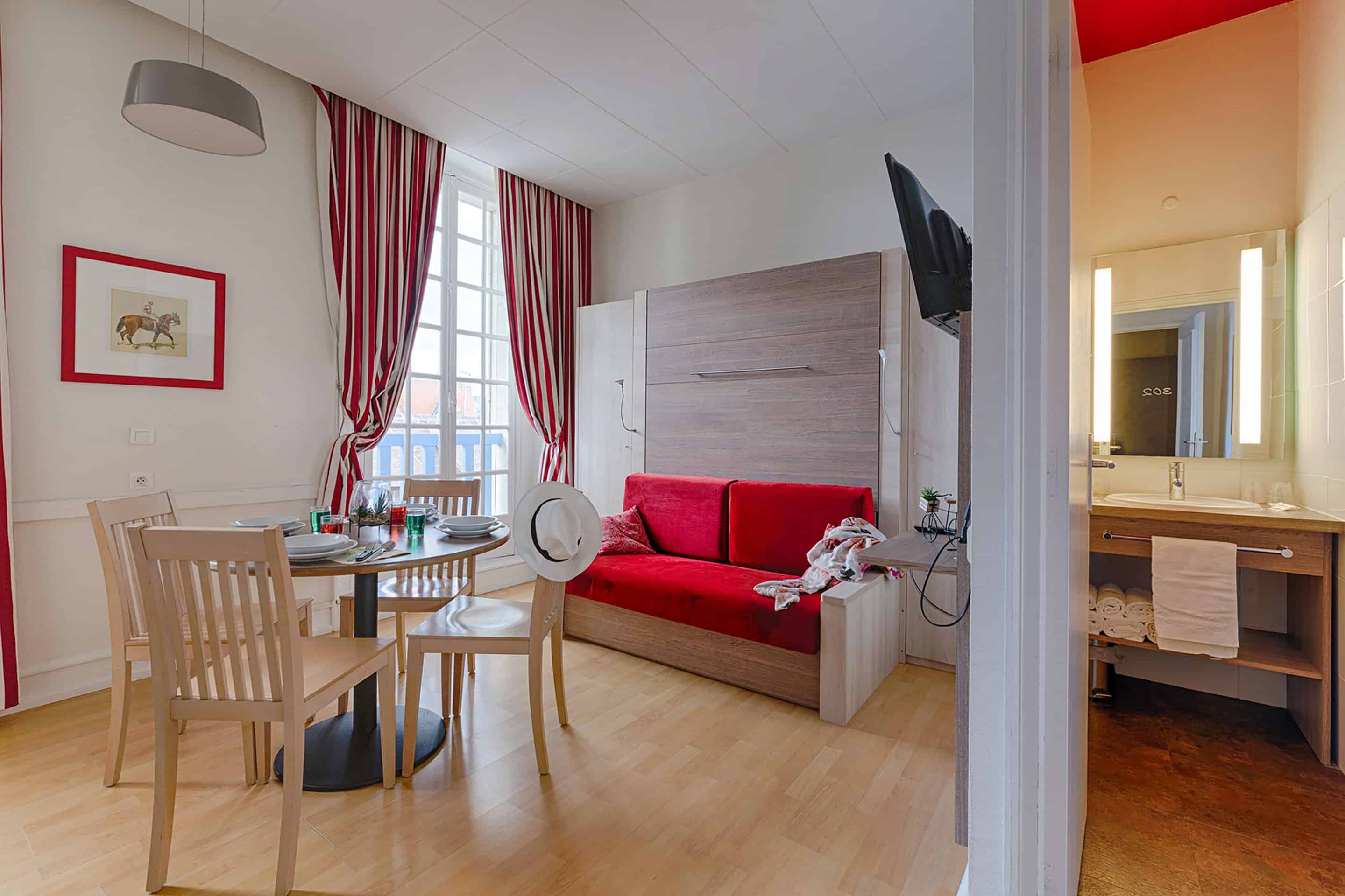 Stay in a studio at the Goélia Le Castel Normand holiday residence in Deauville Stay in a studio at the Goélia Le Castel Normand holiday residence in Deauville