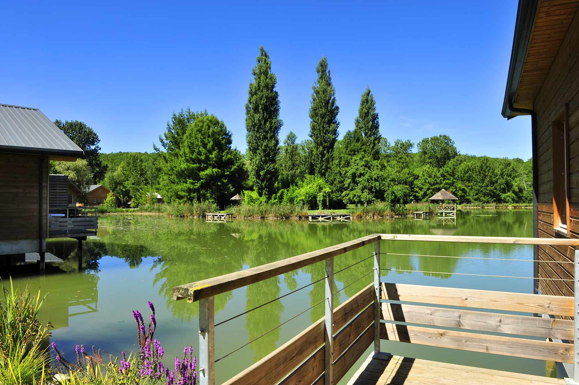 La résidence de vacances Goélia Les Cottages du Lac à St Amand de Coly La résidence de vacances Goélia Les Cottages du Lac à St Amand de Coly