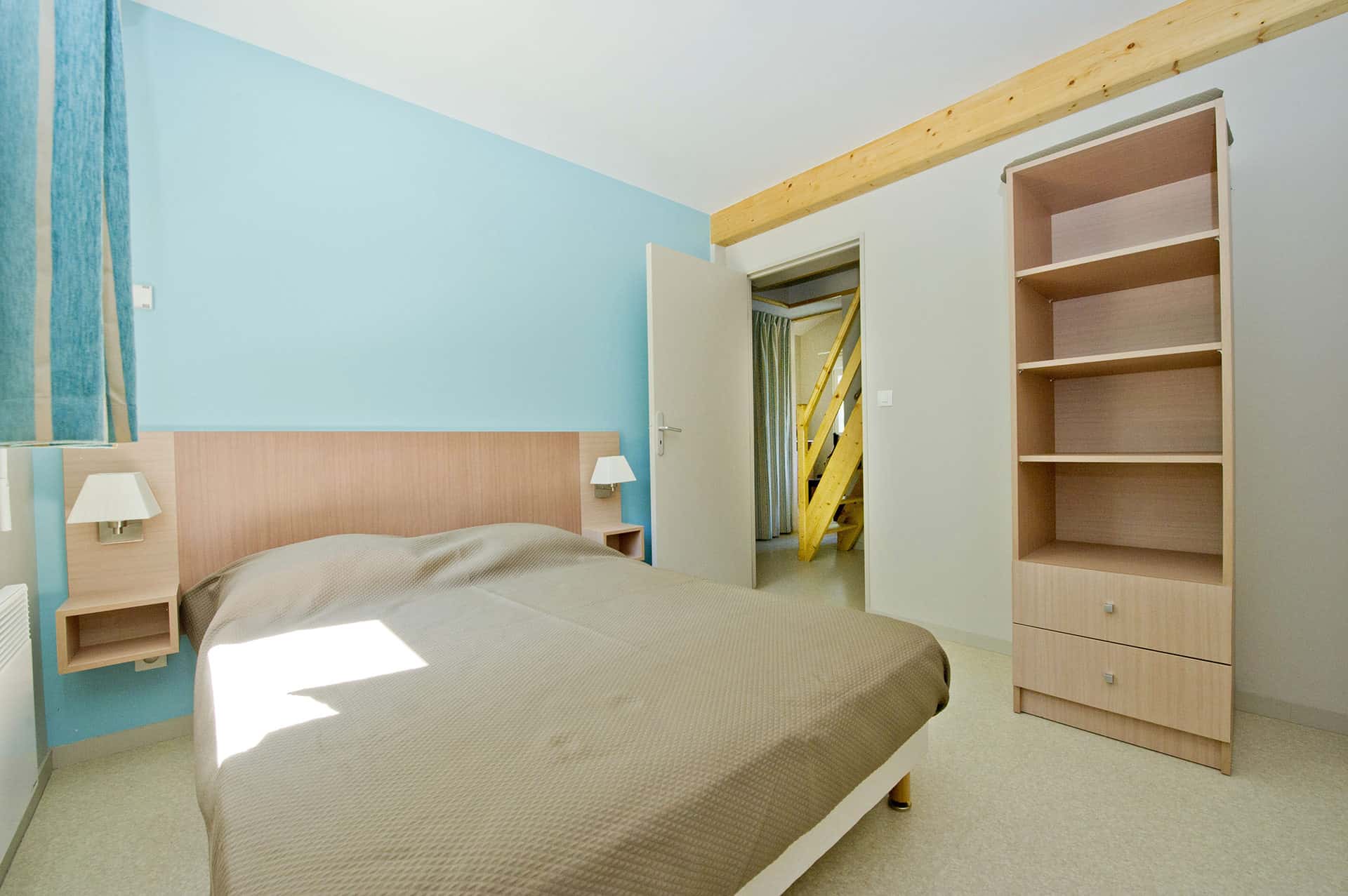 Exemple de chambre de la résidence de vacances Goélia Les Cottages du Lac à St Amand de Coly Exemple de chambre de la résidence de vacances Goélia Les Cottages du Lac à St Amand de Coly