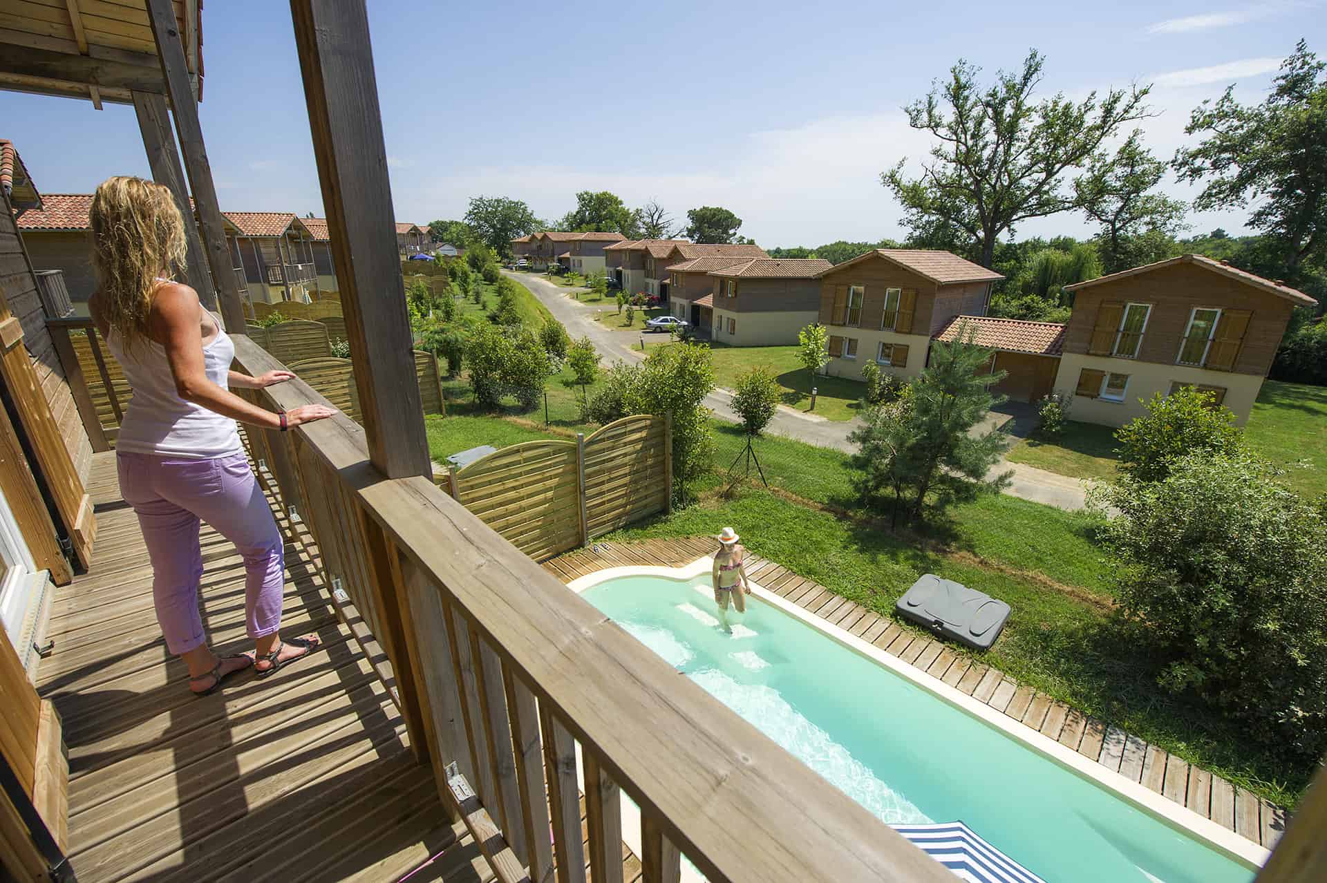 Exemple de villas privatives avec piscine de la résidence Goélia Les Maisons du Golf d'Armagnac à Eauze Exemple de villas privatives avec piscine de la résidence Goélia Les Maisons du Golf d'Armagnac à Eauze