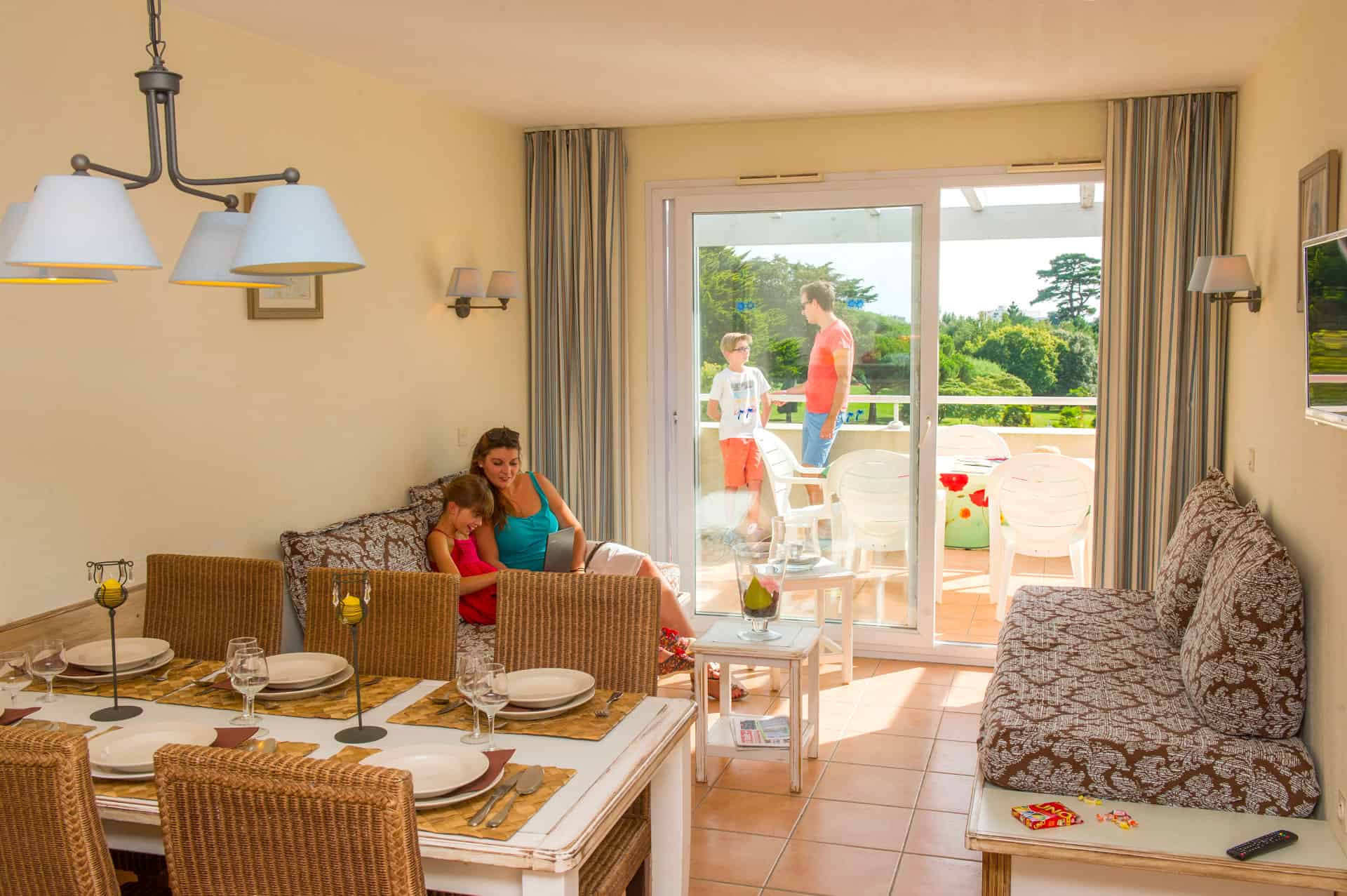Salon d'un appartement de la résidence de vacances Royal Park à La Baule Salon d'un appartement de la résidence de vacances Royal Park à La Baule