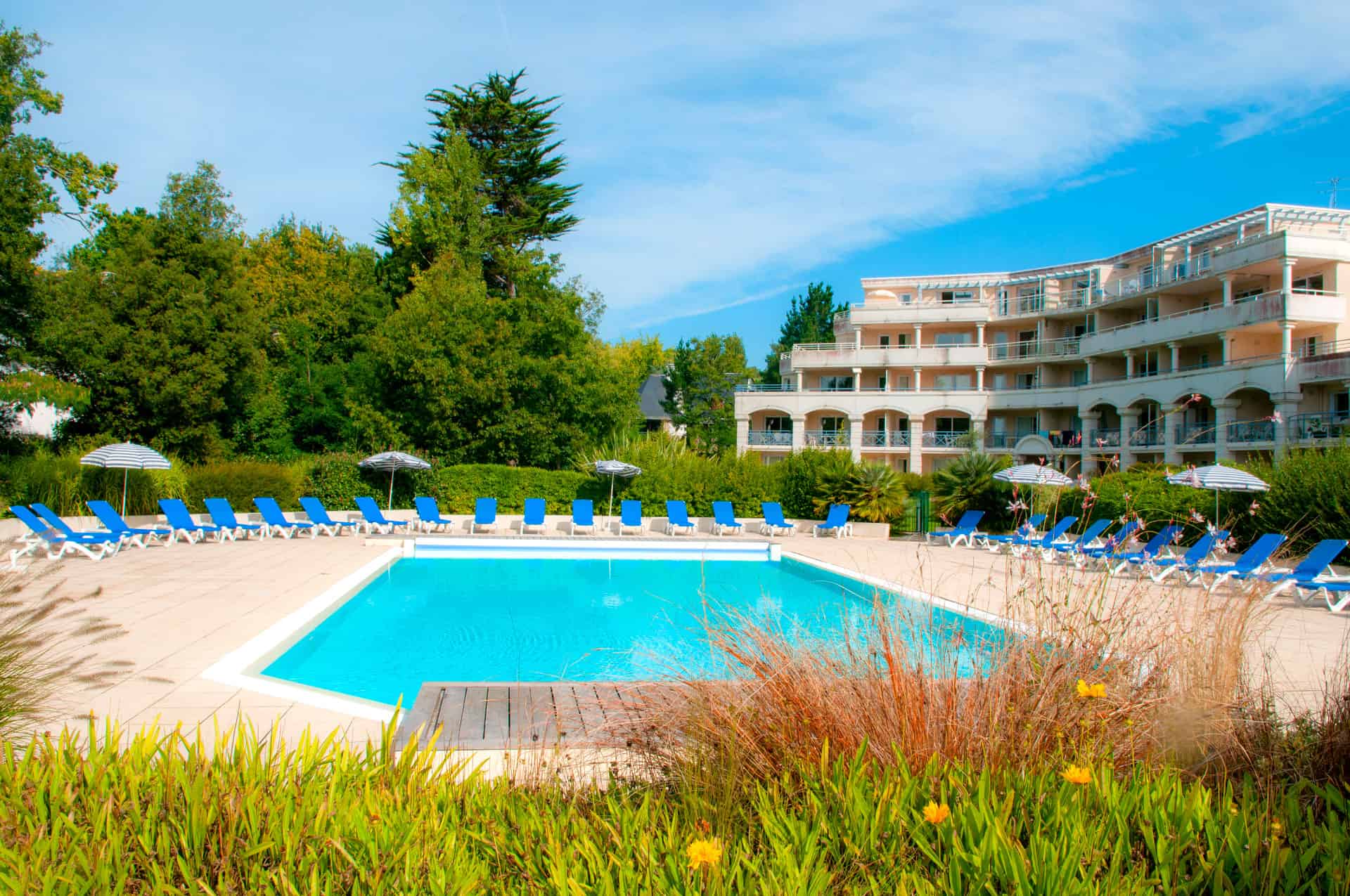 Piscine extérieure de la résidence de vacances Royal Park à La Baule Piscine extérieure de la résidence de vacances Royal Park à La Baule