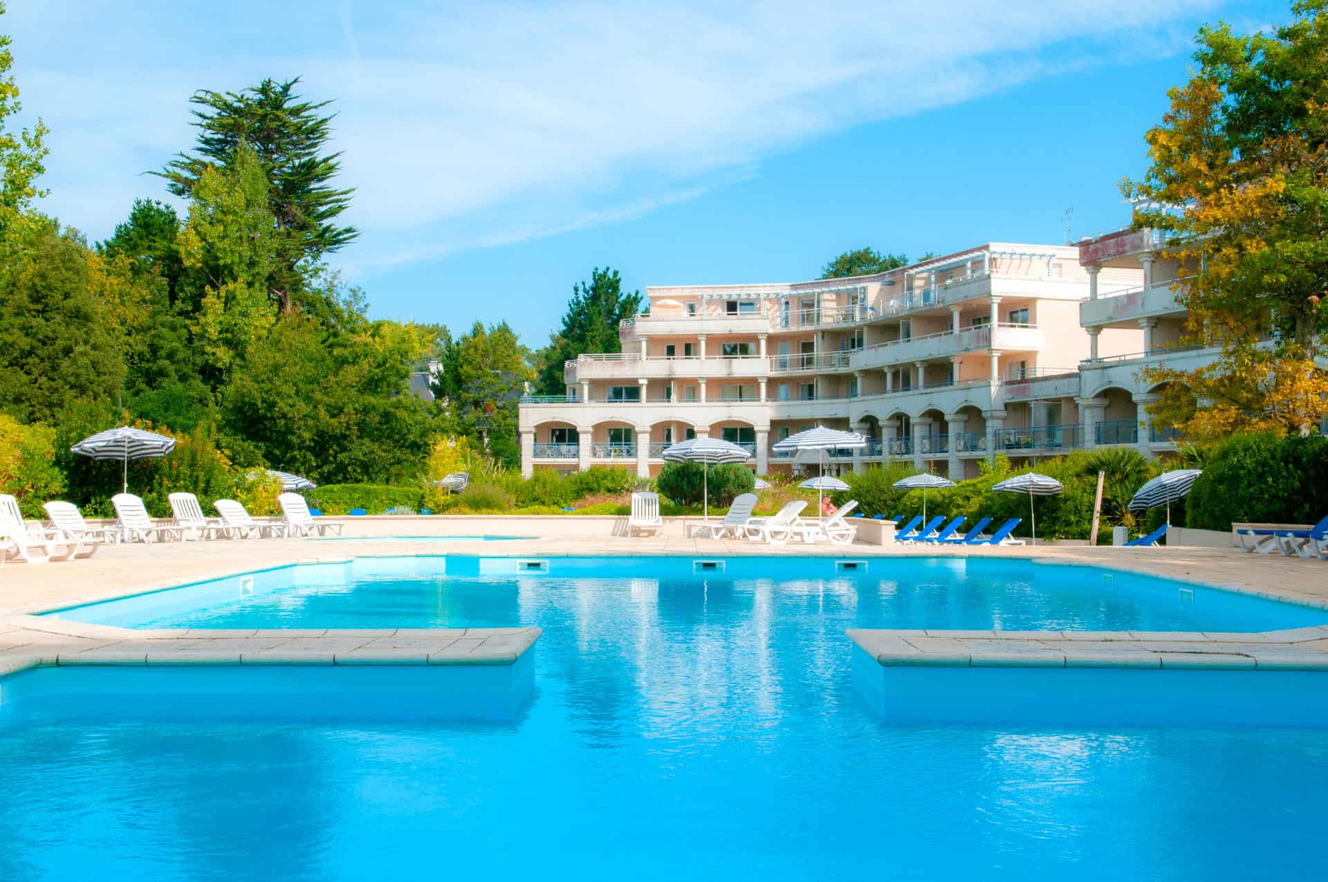 Piscine extérieure de la résidence de vacances Royal Park à La Baule Piscine extérieure de la résidence de vacances Royal Park à La Baule