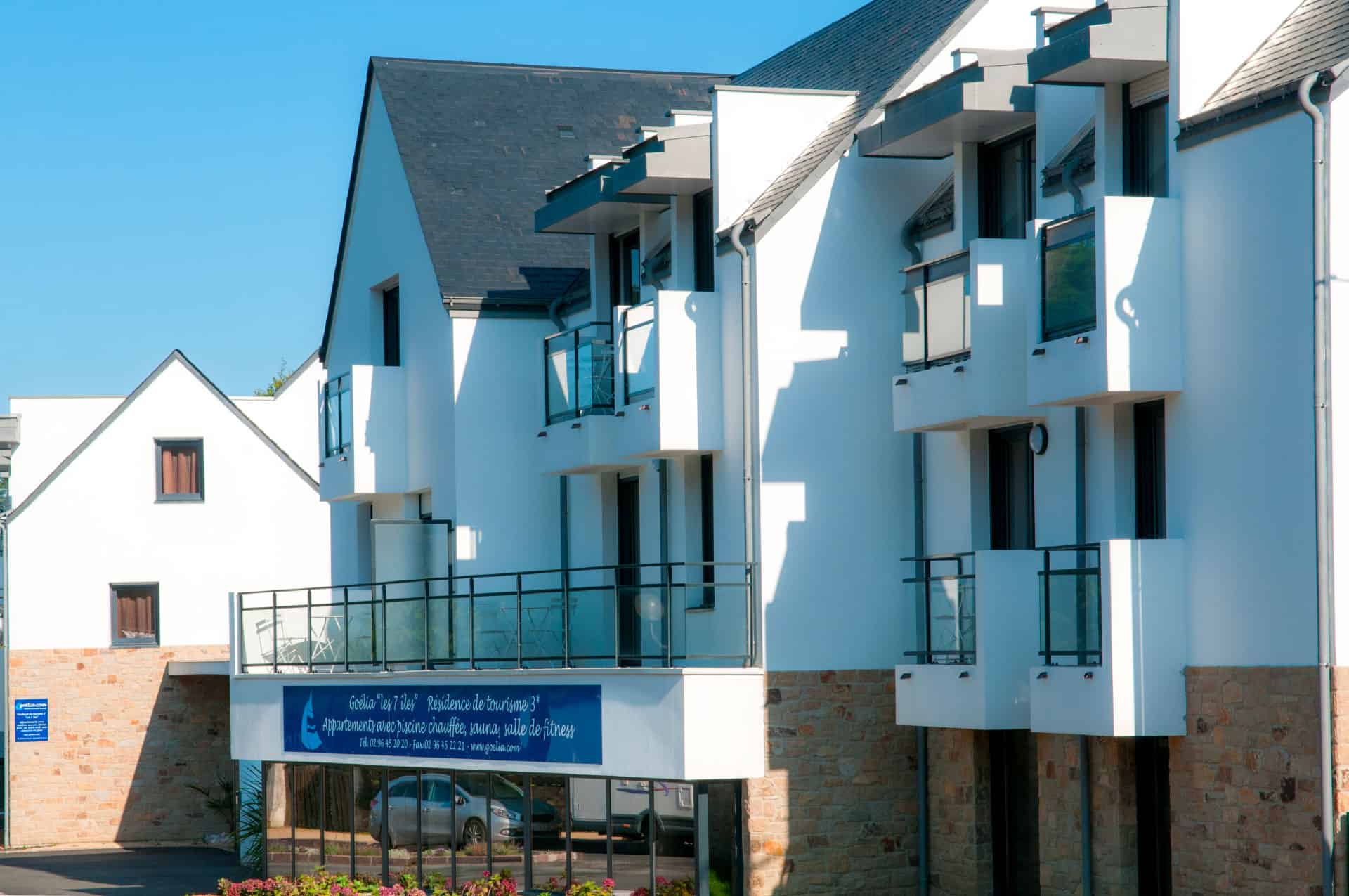 Extérieur de la résidence de vacances Goélia Les 7 Îles à Perros-Guirec Extérieur de la résidence de vacances Goélia Les 7 Îles à Perros-Guirec