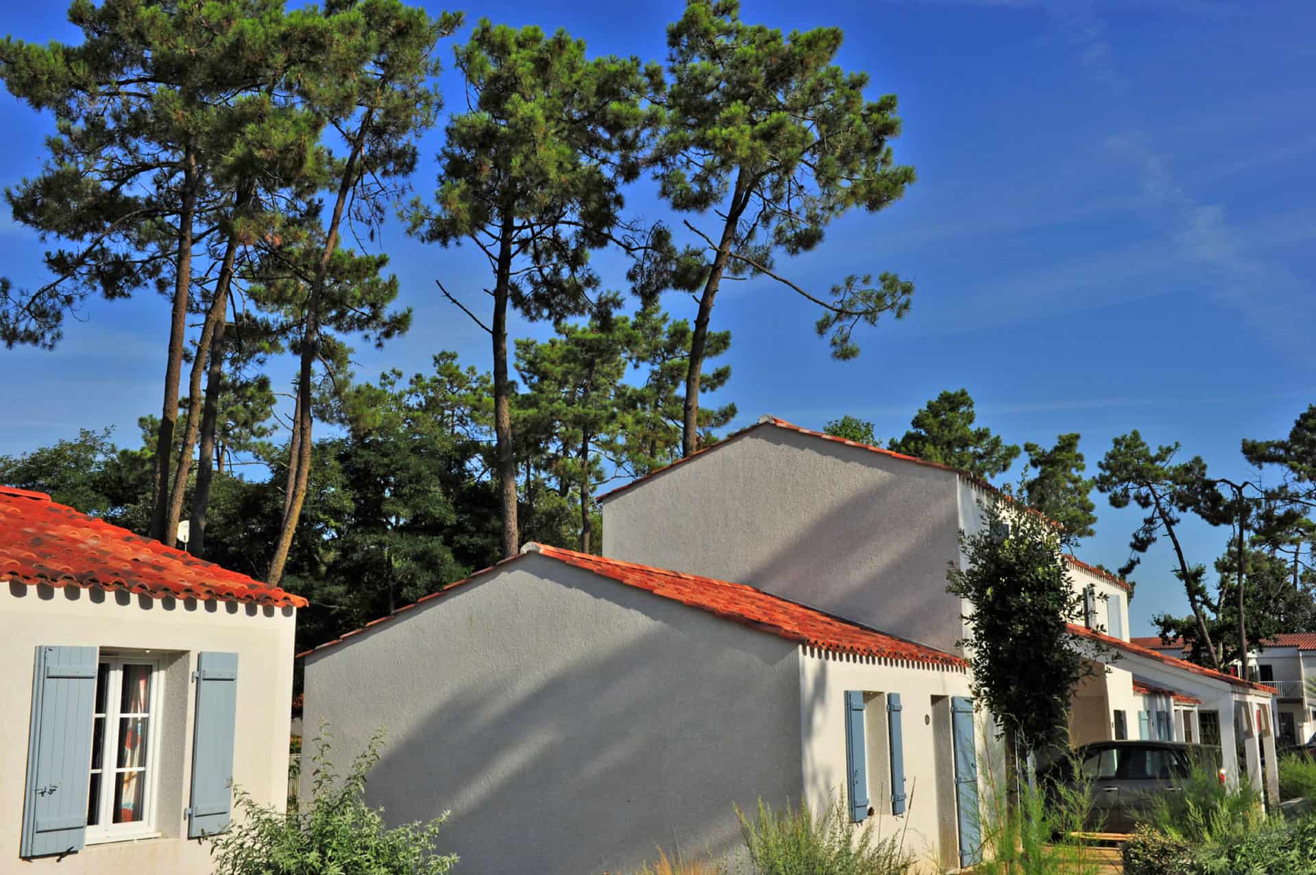 Exterior of the holiday residence Goélia Le Domaine des Oyats in the pine forest in Longeville-sur-Mer Exterior of the holiday residence Goélia Le Domaine des Oyats in the pine forest in Longeville-sur-Mer