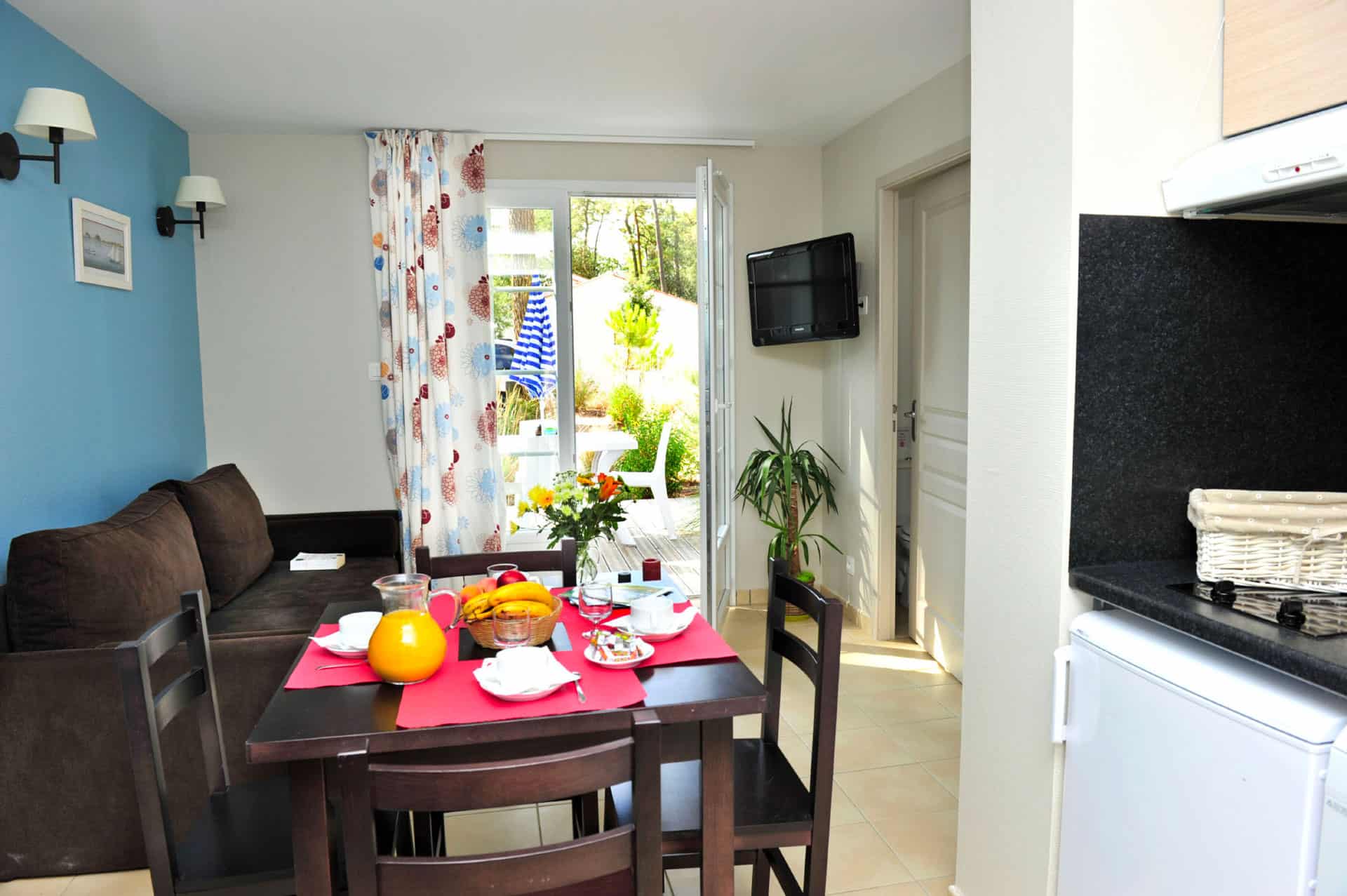 Salon of the holiday residence Goélia Le Domaine des Oyats in Longeville-sur-Mer Salon of the holiday residence Goélia Le Domaine des Oyats in Longeville-sur-Mer