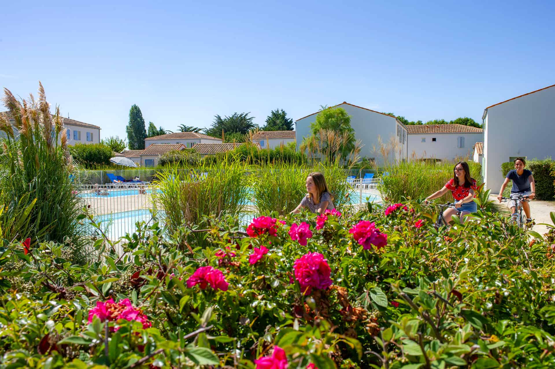 Extérieur de la résidence de vacances Goélia La Palmeraie à St-Georges-d'Oléron Extérieur de la résidence de vacances Goélia La Palmeraie à St-Georges-d'Oléron