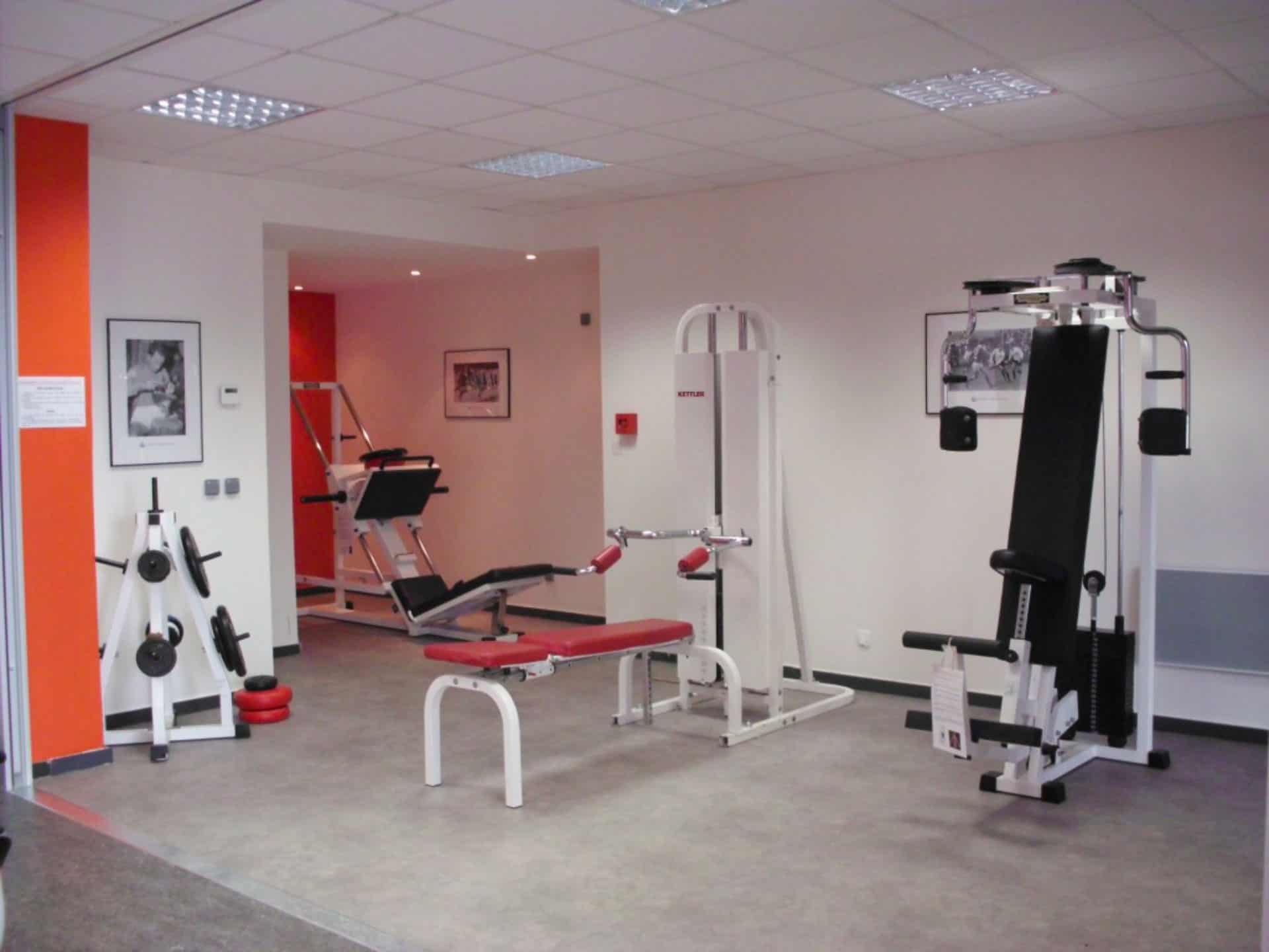 Salle de fitness de la résidence de vacances Goélia Le Domaine de Castella à Font-Romeu Salle de fitness de la résidence de vacances Goélia Le Domaine de Castella à Font-Romeu