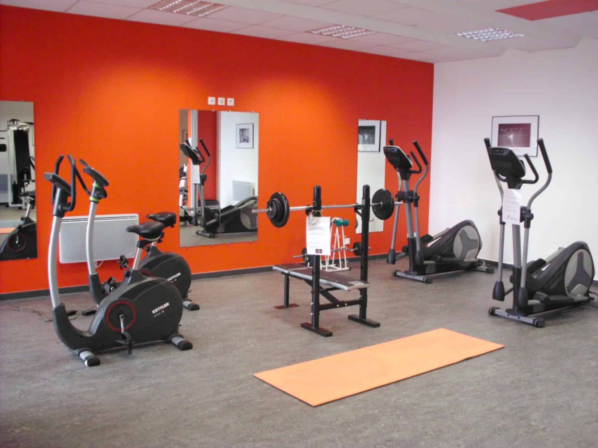 Salle de fitness de la résidence de vacances Goélia Le Domaine de Castella à Font-Romeu Salle de fitness de la résidence de vacances Goélia Le Domaine de Castella à Font-Romeu