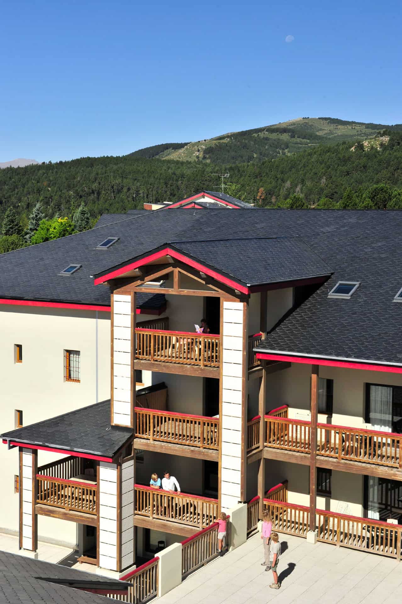 Extérieur de la résidence de vacances Goélia Le Domaine de Castella à Font-Romeu Extérieur de la résidence de vacances Goélia Le Domaine de Castella à Font-Romeu