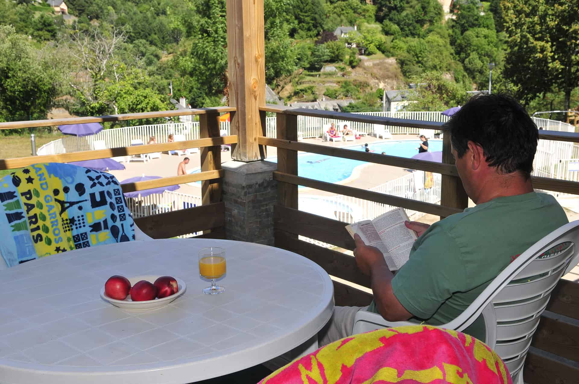 Exemple de vue de la résidence de tourisme 3* Les Gorges de la Truyère à Entraygues sur Truyère dans l'Aveyron Exemple de vue de la résidence de tourisme 3* Les Gorges de la Truyère à Entraygues sur Truyère dans l'Aveyron