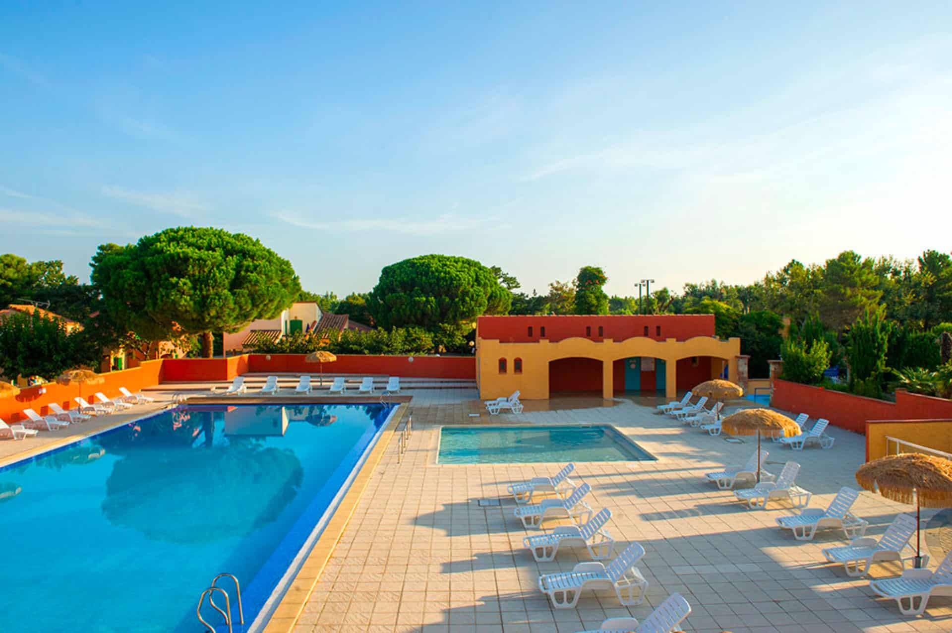 Piscine extérieure de la résidence de vacances Argelès Village Club à Argelès-sur-Mer Piscine extérieure de la résidence de vacances Argelès Village Club à Argelès-sur-Mer