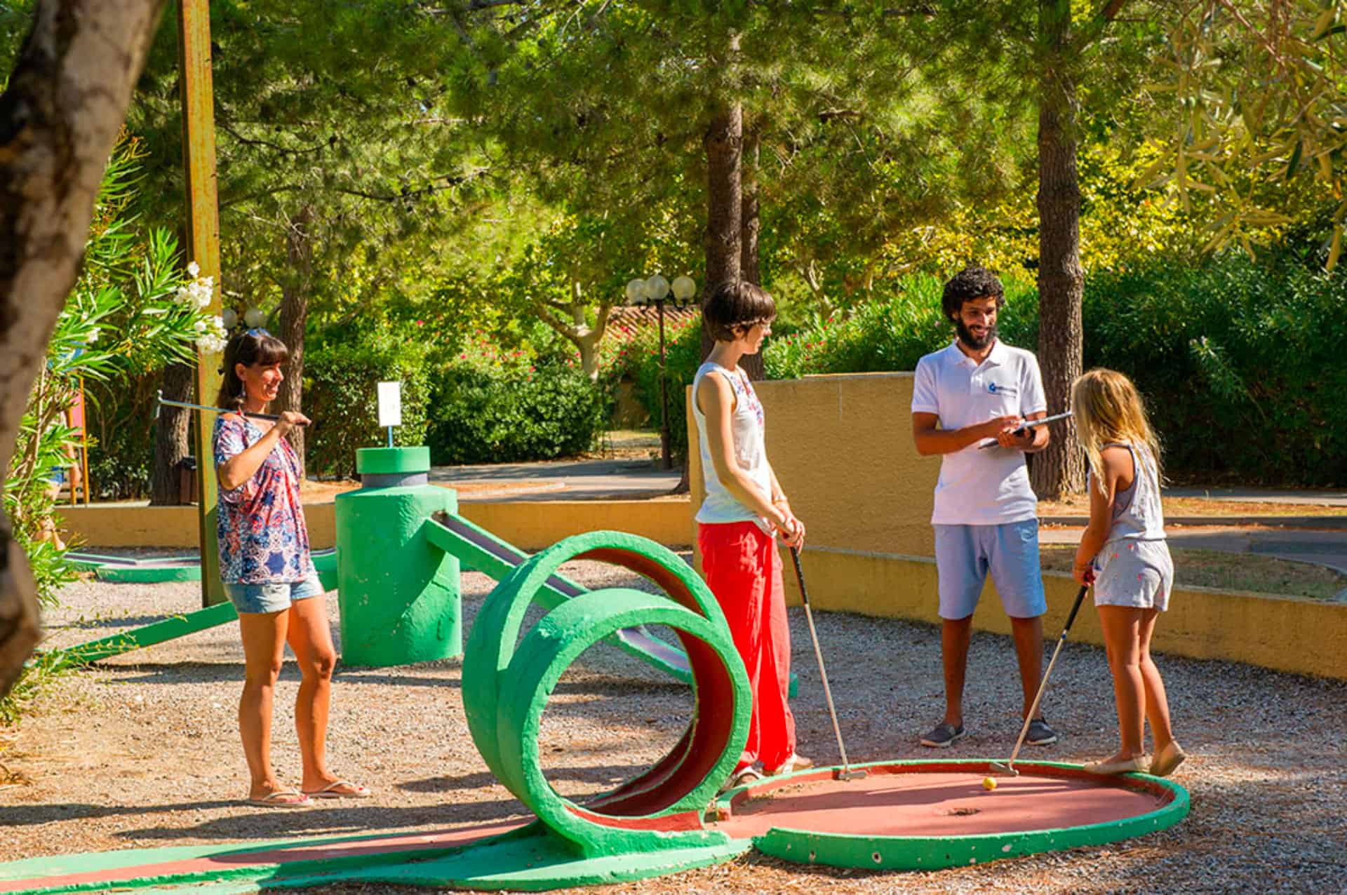 Mini golf de la résidence de vacances Argelès Village Club à Argelès-sur-Mer Mini golf de la résidence de vacances Argelès Village Club à Argelès-sur-Mer