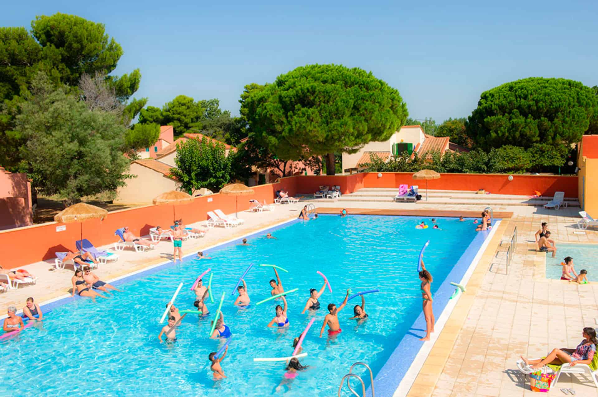 Piscine extérieure de la résidence de vacances Argelès Village Club à Argelès-sur-Mer Piscine extérieure de la résidence de vacances Argelès Village Club à Argelès-sur-Mer