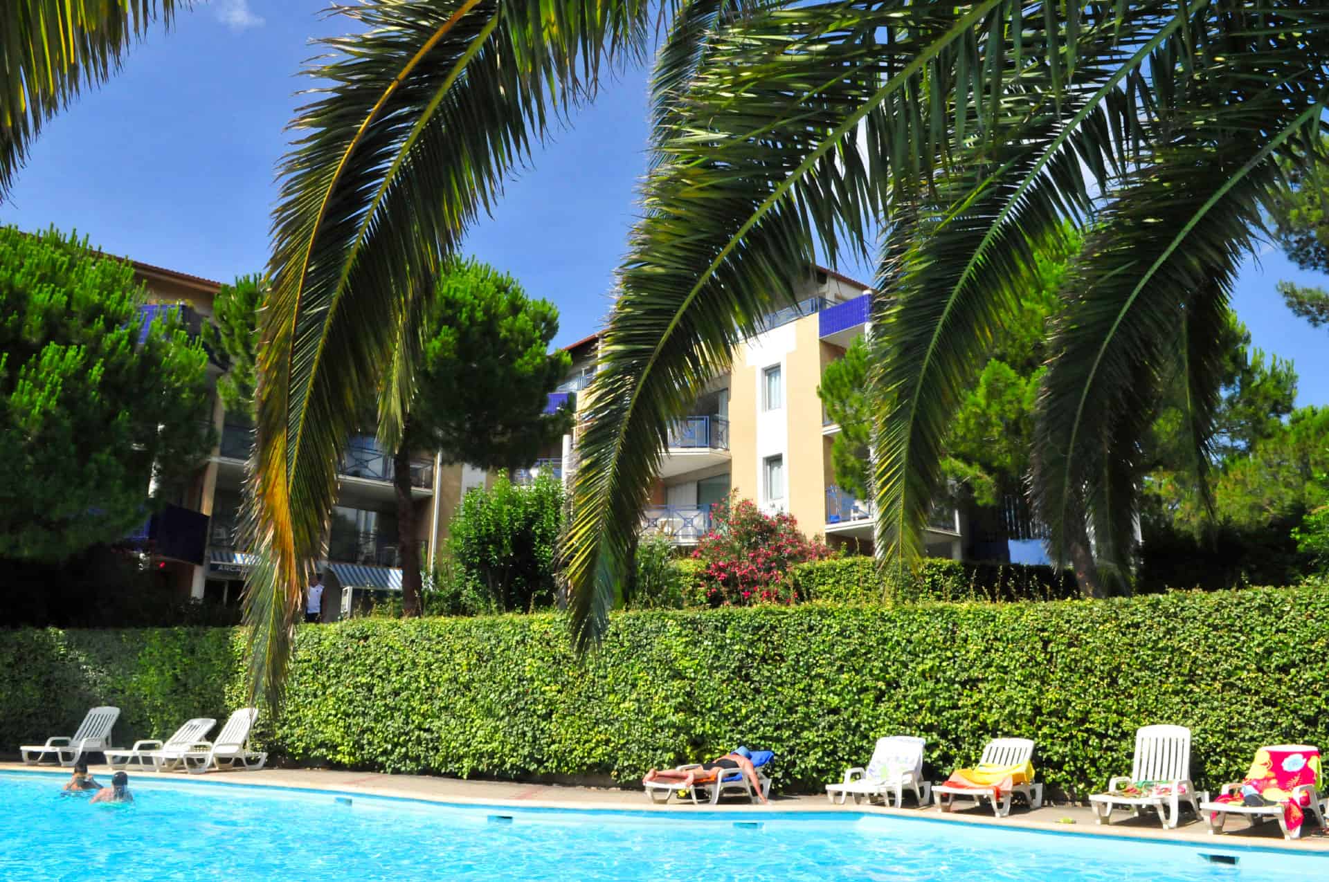 Outdoor heated swimming pool at the Arcadius holiday residence in Balaruc-les-Bains Outdoor heated swimming pool at the Arcadius holiday residence in Balaruc-les-Bains