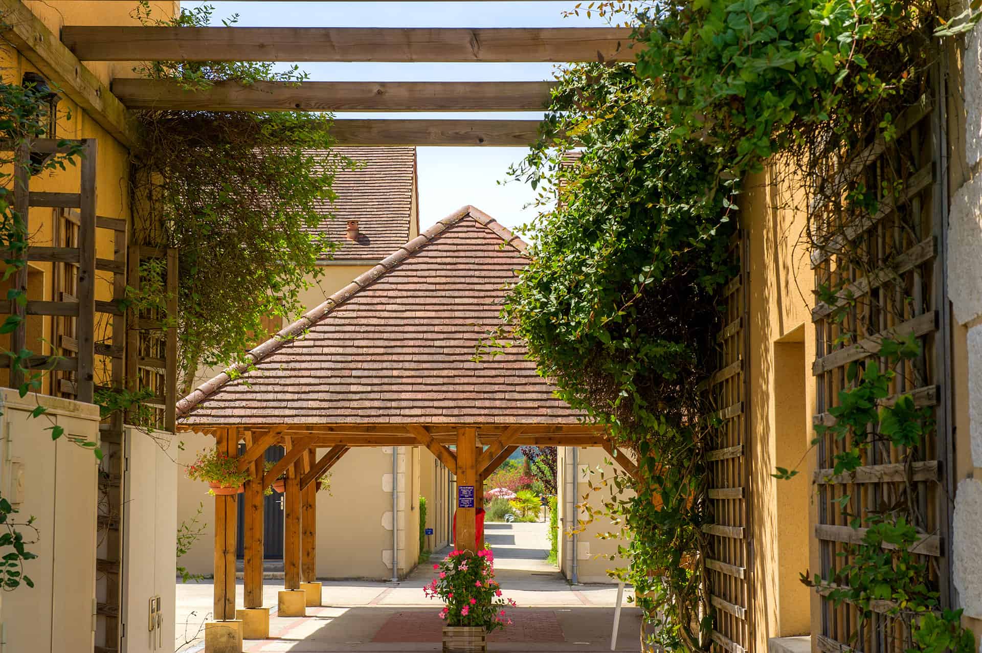 Hall central de la résidence Goélia Le Hameau de la Vézère au Bugue sur Vézère en Dordogne Hall central de la résidence Goélia Le Hameau de la Vézère au Bugue sur Vézère en Dordogne
