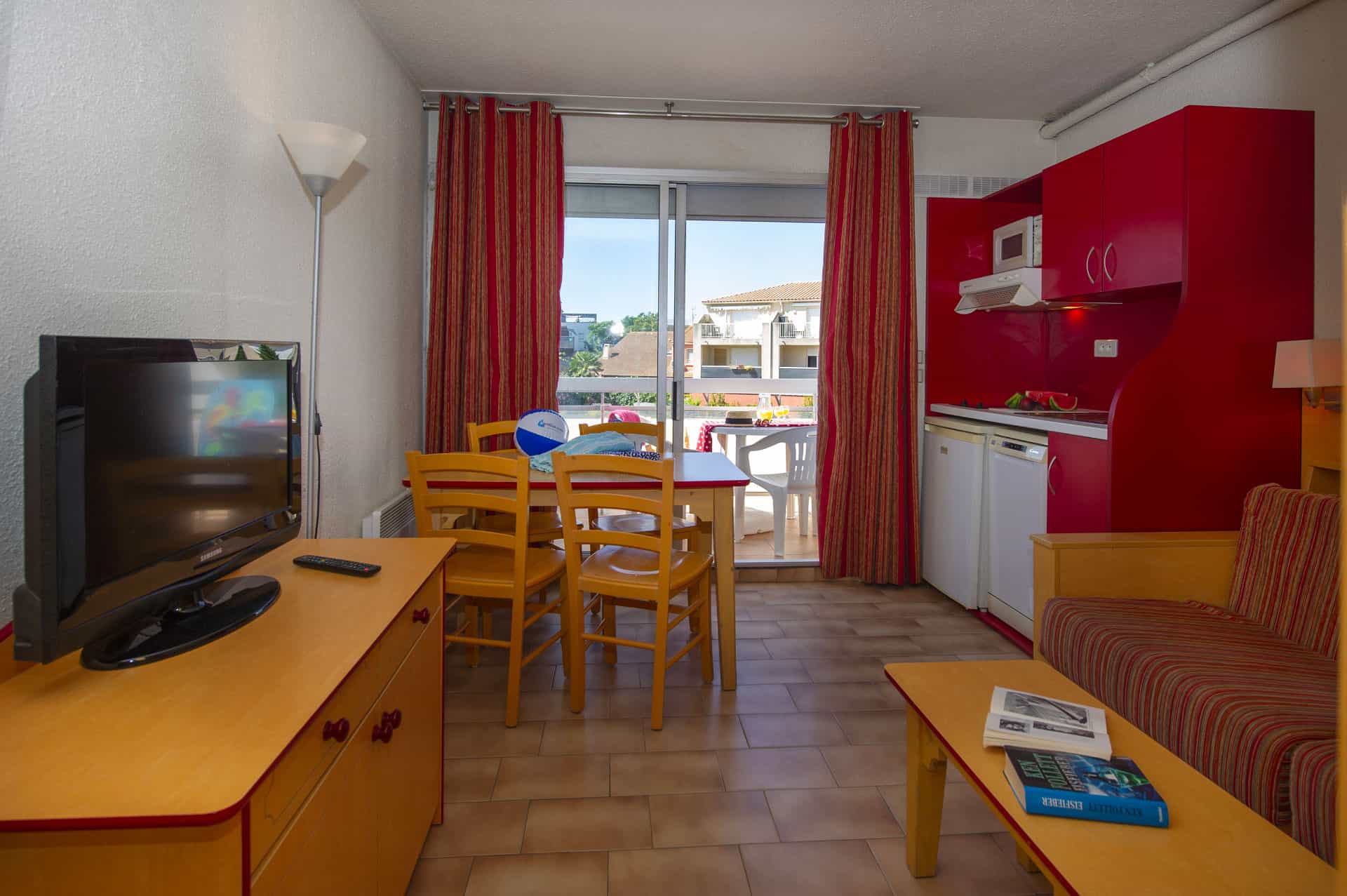 Example of living room at the Aguylène holiday residence in Carnon Example of living room at the Aguylène holiday residence in Carnon