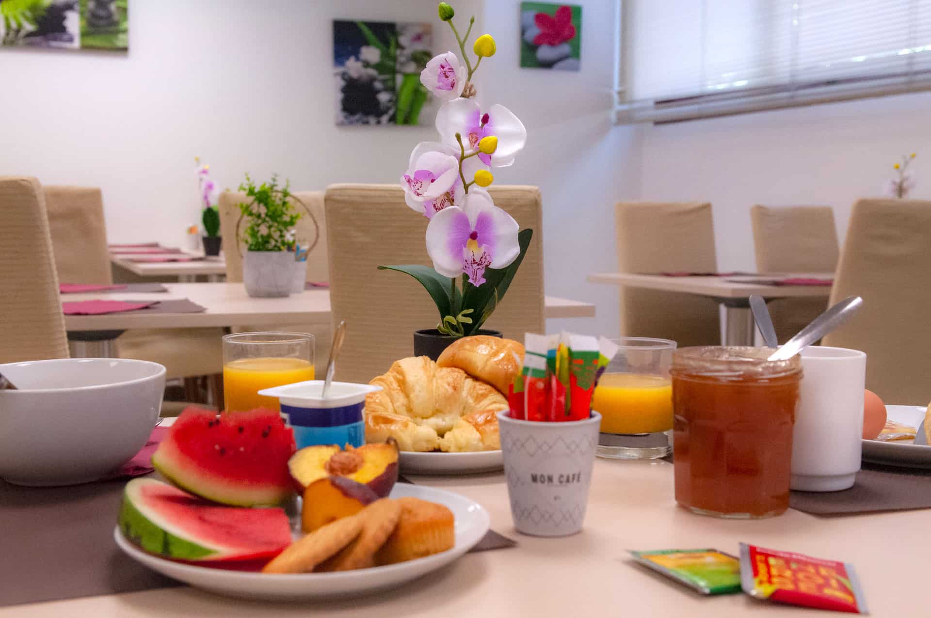Salle de petit-déjeuner de la résidence de vacances Sun City à Montpellier, en Occitanie Salle de petit-déjeuner de la résidence de vacances Sun City à Montpellier, en Occitanie
