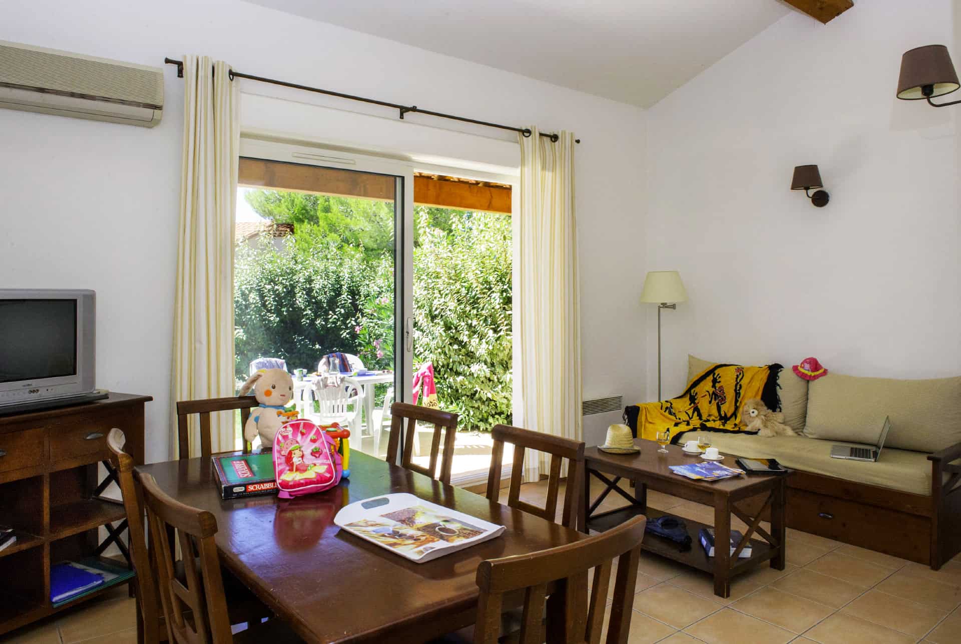 Living room of an apartment of the holiday residence Goélia Cap Bleu in Carro Living room of an apartment of the holiday residence Goélia Cap Bleu in Carro