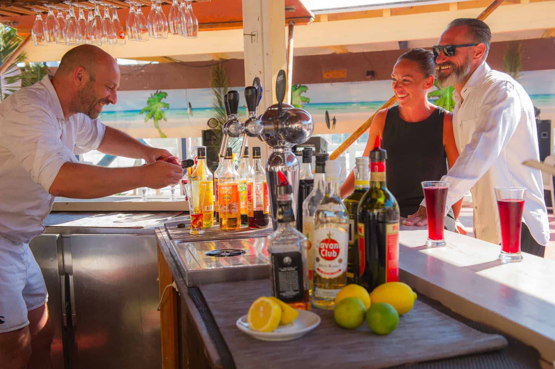 Espace bar de la résidence de vacances Le Village Club Marin à Port-la-Nouvelle, en Occitanie Espace bar de la résidence de vacances Le Village Club Marin à Port-la-Nouvelle, en Occitanie