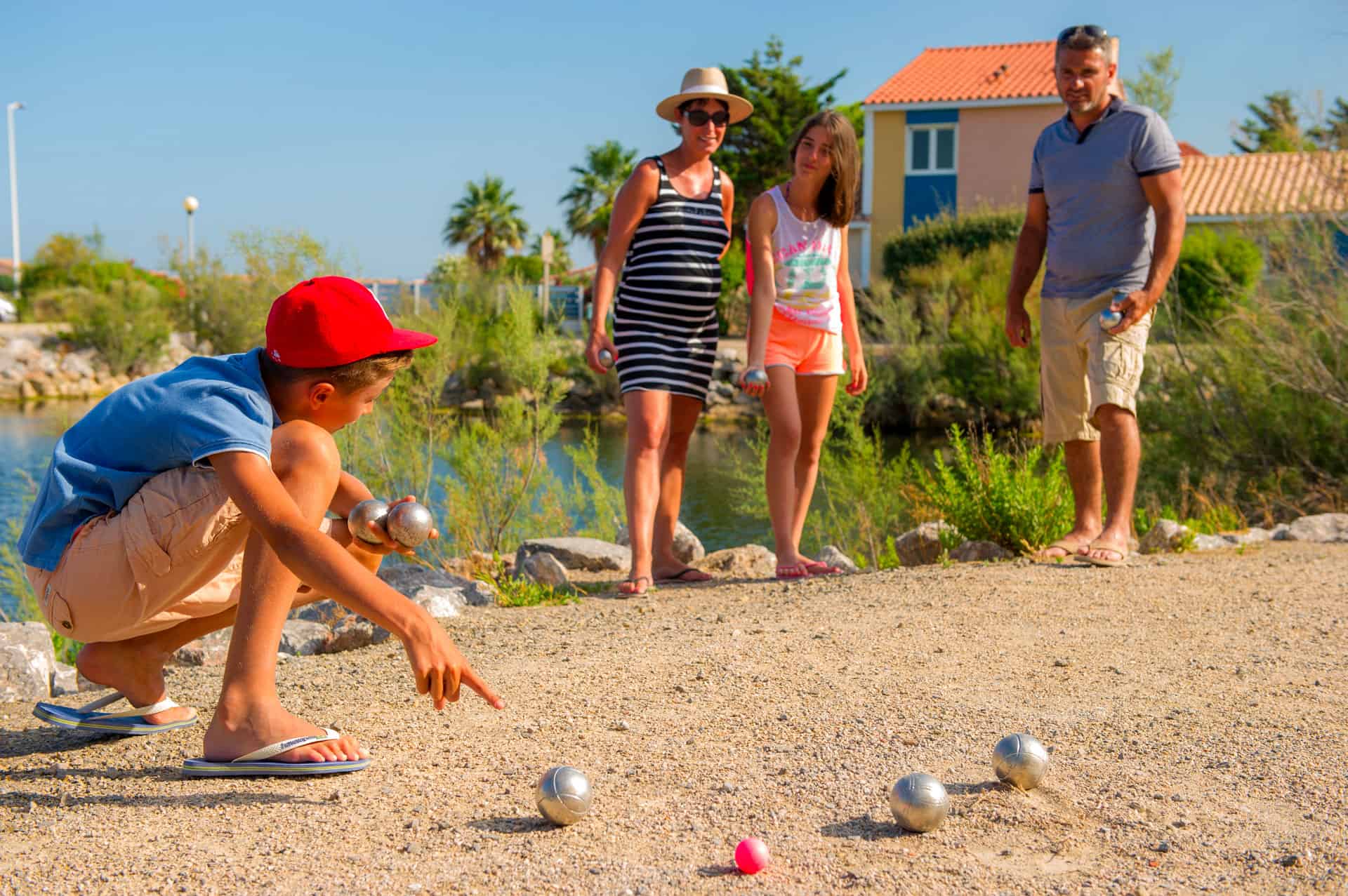 Terrain de pétanque de la résidences de vacances Le Village Club Marin à Port-la-Nouvelle, en Occitanie Terrain de pétanque de la résidences de vacances Le Village Club Marin à Port-la-Nouvelle, en Occitanie