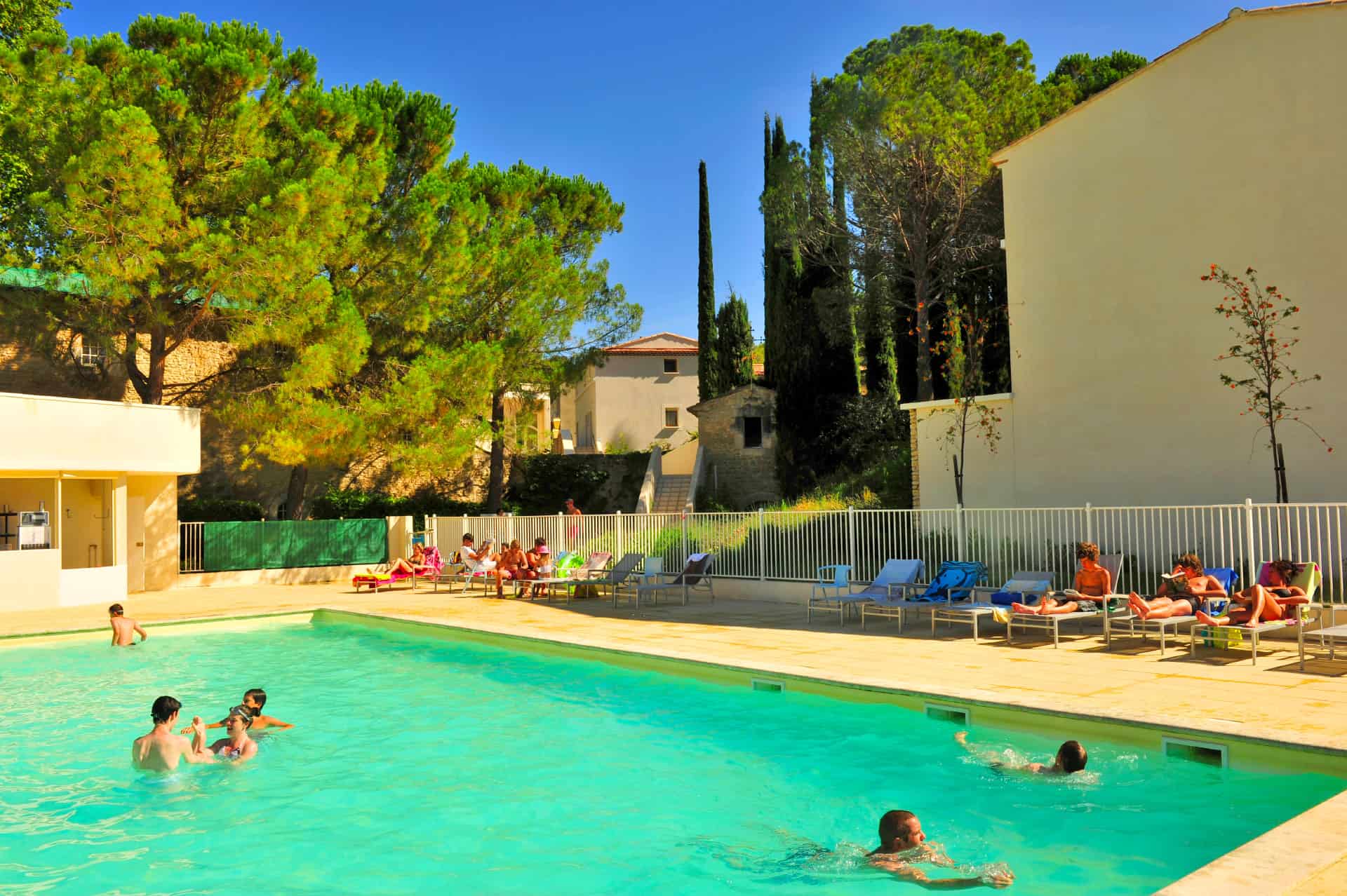 Outdoor heated swimming pool of the Goélia Le Domaine du Moulin Blanc holiday residence in Gordes Outdoor heated swimming pool of the Goélia Le Domaine du Moulin Blanc holiday residence in Gordes