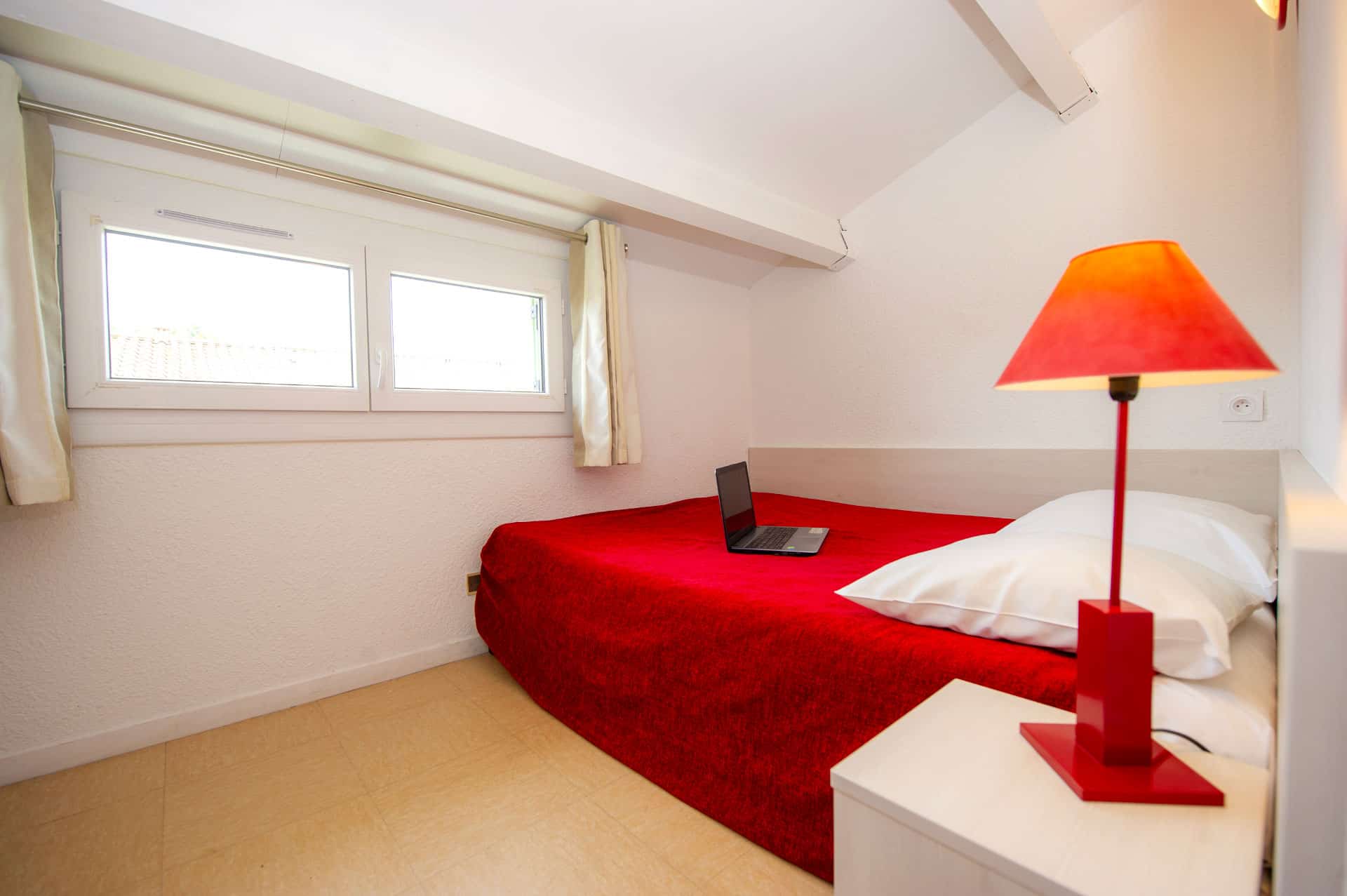 Exemple de chambre de la résidence de vacances Le Sun Village à Portiragnes, en Occitanie Exemple de chambre de la résidence de vacances Le Sun Village à Portiragnes, en Occitanie