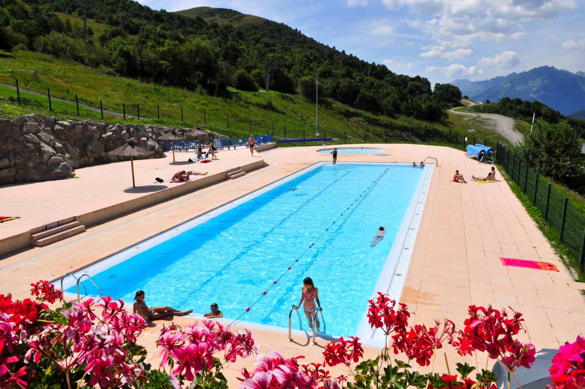 Piscine extérieure de la station St François Longchamp avec Goélia Piscine extérieure de la station St François Longchamp avec Goélia
