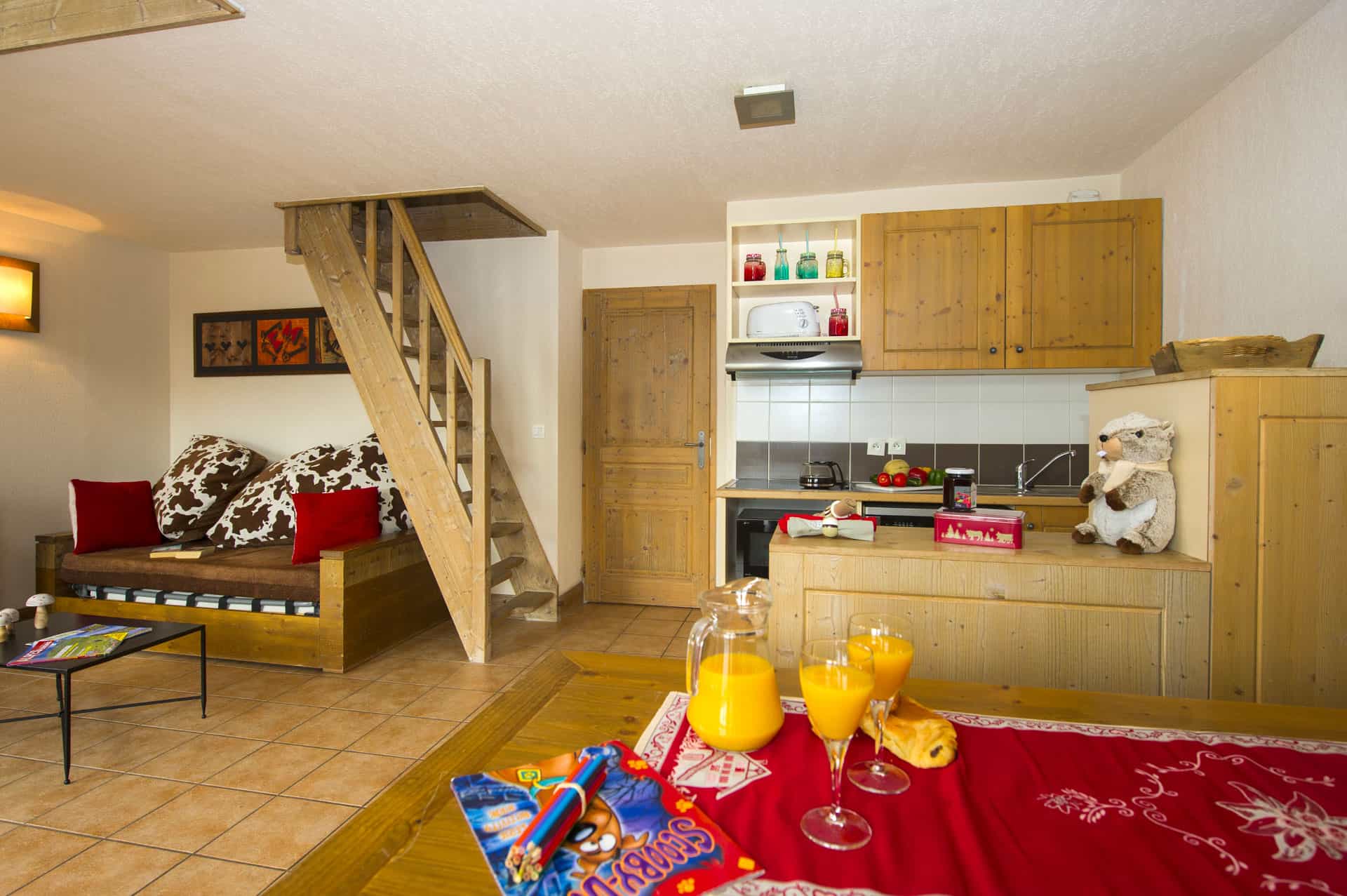 Exemple d'intérieur de la résidence de vacances Les Chalets de Wengen à Montchavin-la-Plagne, dans les Alpes du Nord Exemple d'intérieur de la résidence de vacances Les Chalets de Wengen à Montchavin-la-Plagne, dans les Alpes du Nord