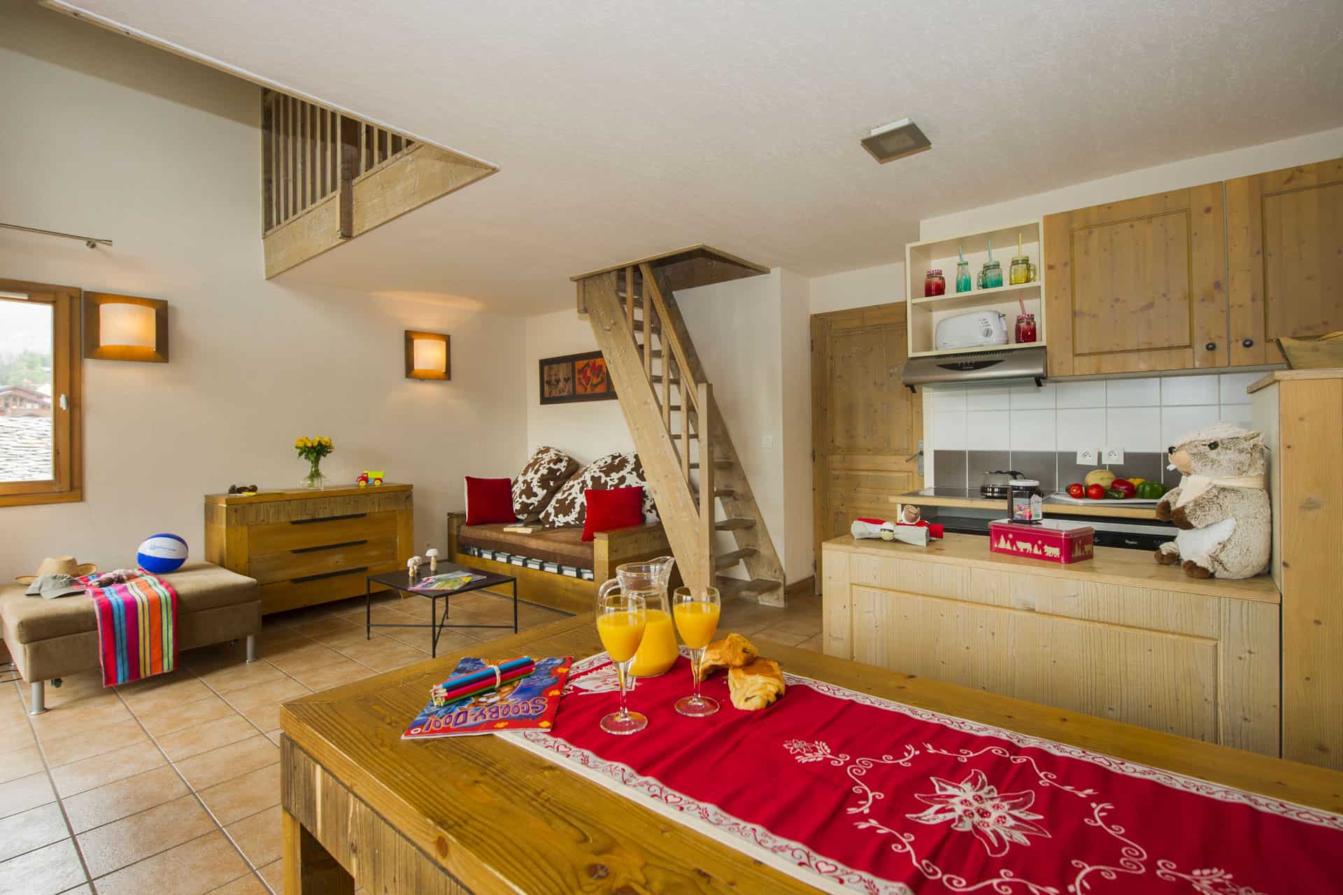 Exemple d'intérieur de la résidence de vacances Les Chalets de Wengen à Montchavin-la-Plagne, dans les Alpes du Nord Exemple d'intérieur de la résidence de vacances Les Chalets de Wengen à Montchavin-la-Plagne, dans les Alpes du Nord