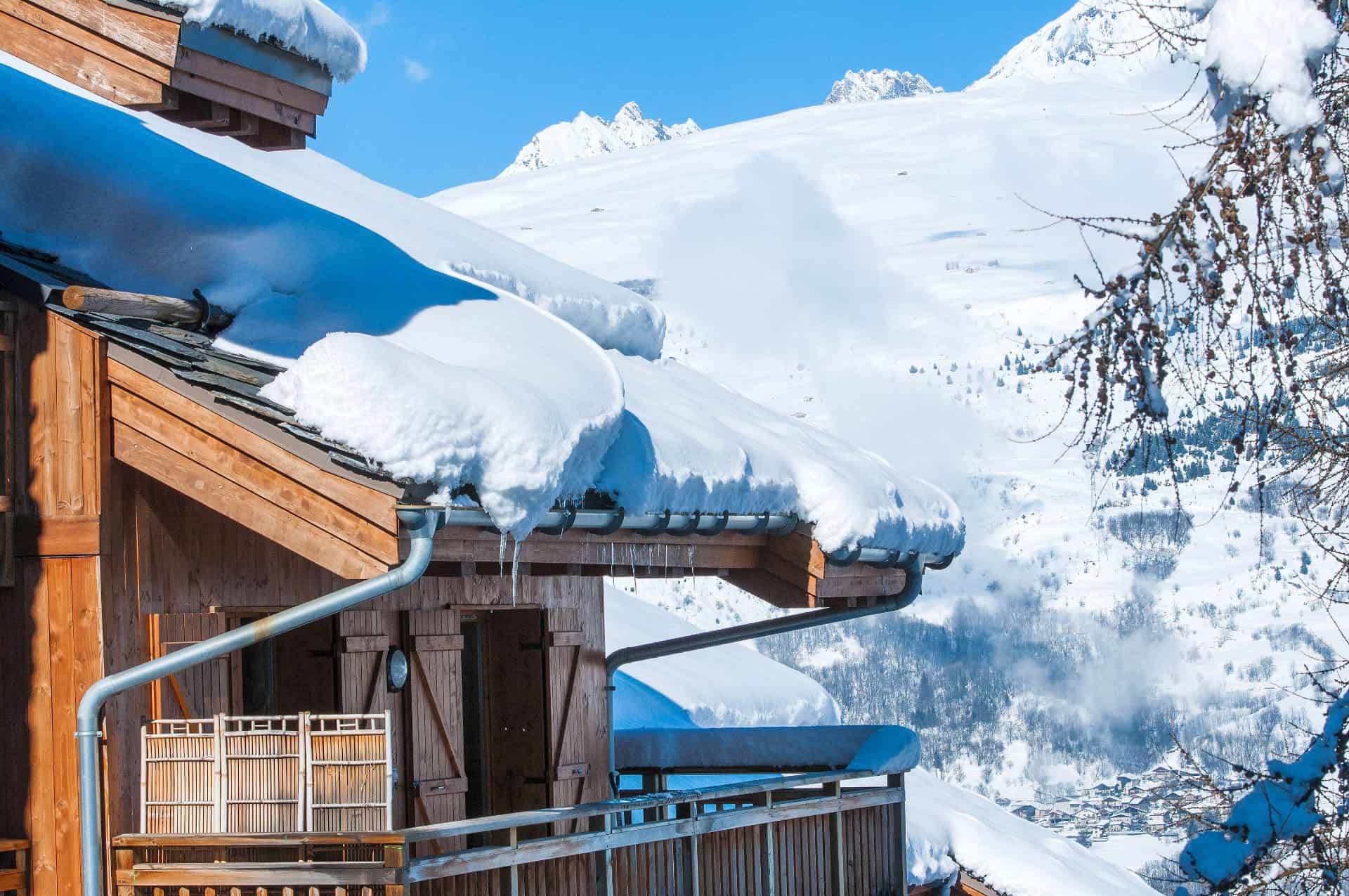Vue extérieure de la résidence de vacances Les Chalets de Wengen à Montchavin-la-Plagne, dans les Alpes du Nord Vue extérieure de la résidence de vacances Les Chalets de Wengen à Montchavin-la-Plagne, dans les Alpes du Nord