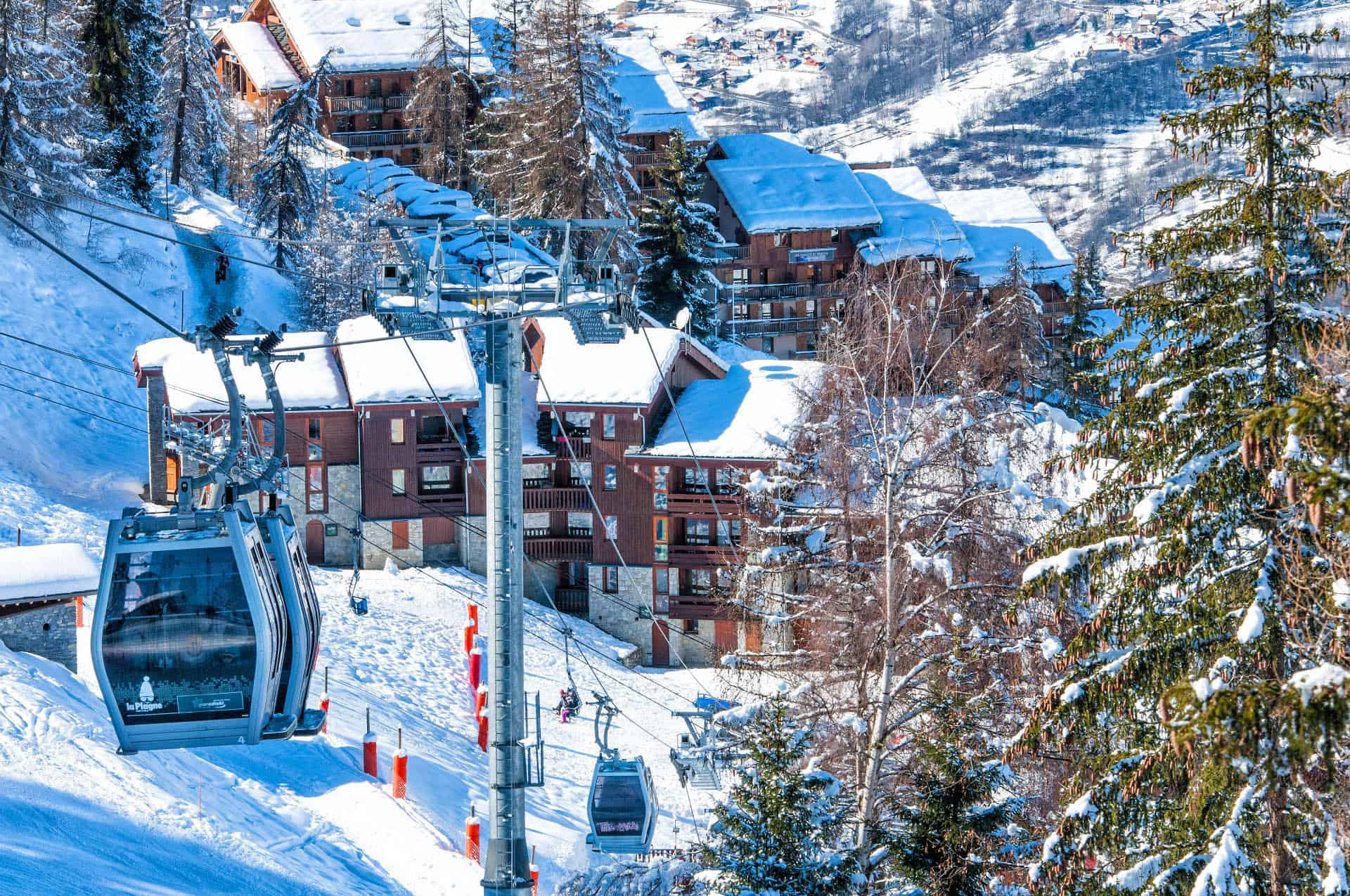 Vue extérieure de la résidence de vacances Les Chalets de Wengen à Montchavin-la-Plagne, dans les Alpes du Nord Vue extérieure de la résidence de vacances Les Chalets de Wengen à Montchavin-la-Plagne, dans les Alpes du Nord