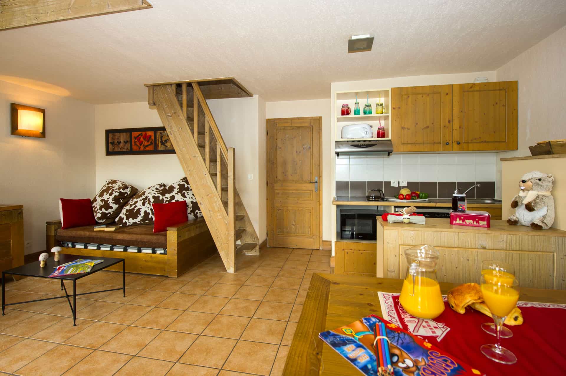 Exemple d'intérieur de la résidence de vacances Les Chalets de Wengen à Montchavin-la-Plagne, dans les Alpes du Nord Exemple d'intérieur de la résidence de vacances Les Chalets de Wengen à Montchavin-la-Plagne, dans les Alpes du Nord