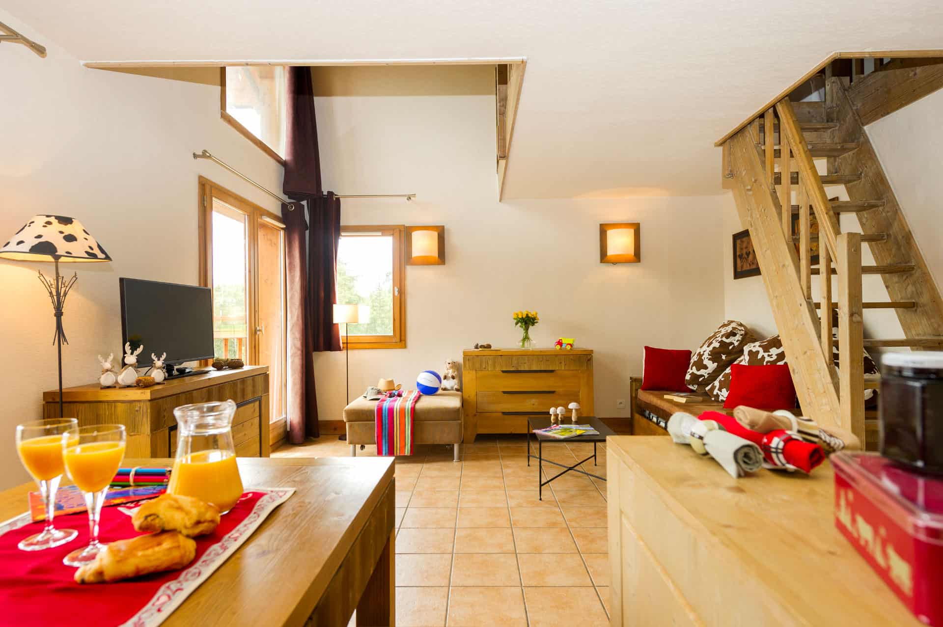 Exemple d'intérieur de la résidence de vacances Les Chalets de Wengen à Montchavin-la-Plagne, dans les Alpes du Nord Exemple d'intérieur de la résidence de vacances Les Chalets de Wengen à Montchavin-la-Plagne, dans les Alpes du Nord