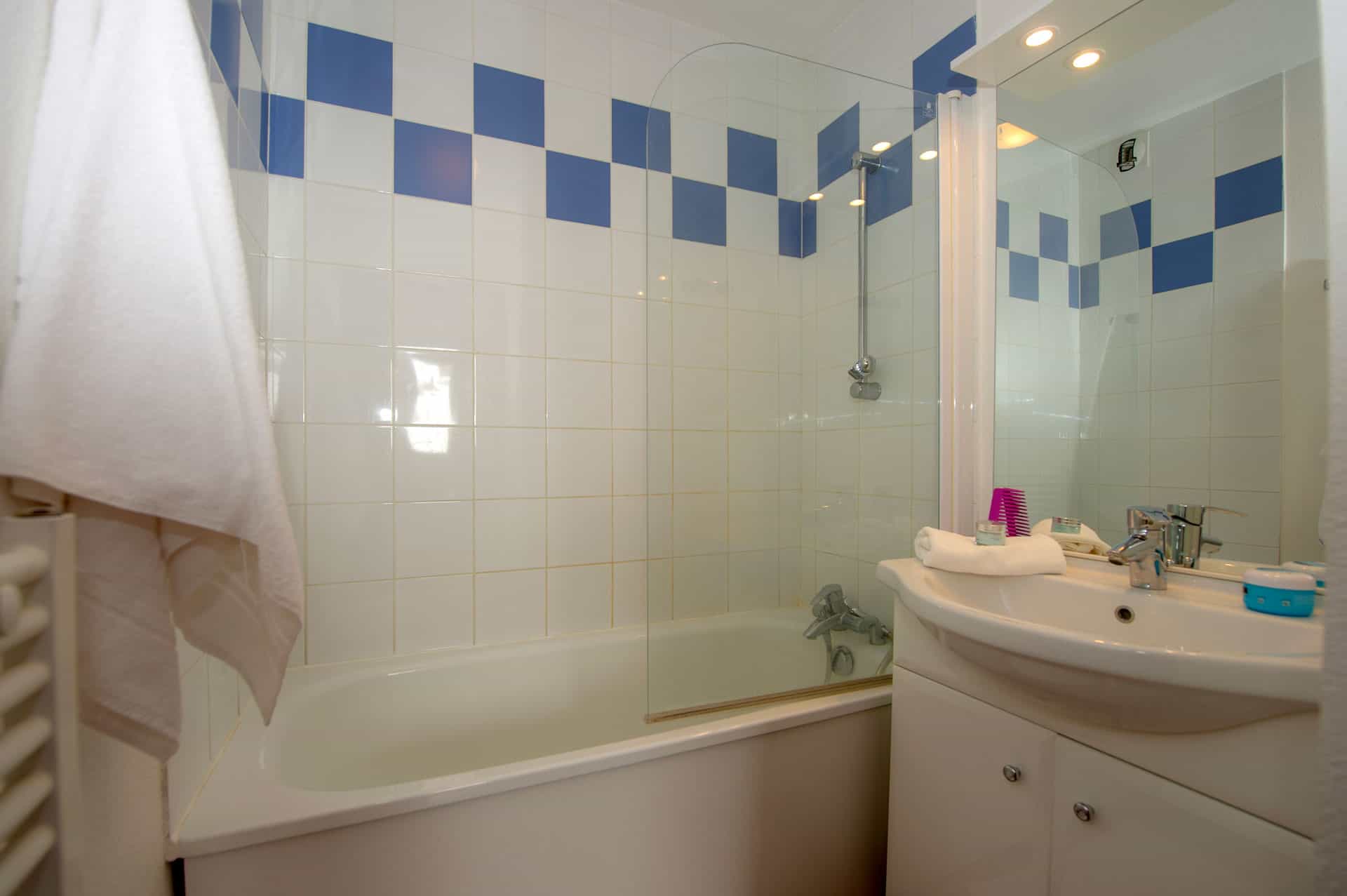 Salle de bain de la résidence Goélia Les 4 Vallées à St François Longchamp Salle de bain de la résidence Goélia Les 4 Vallées à St François Longchamp