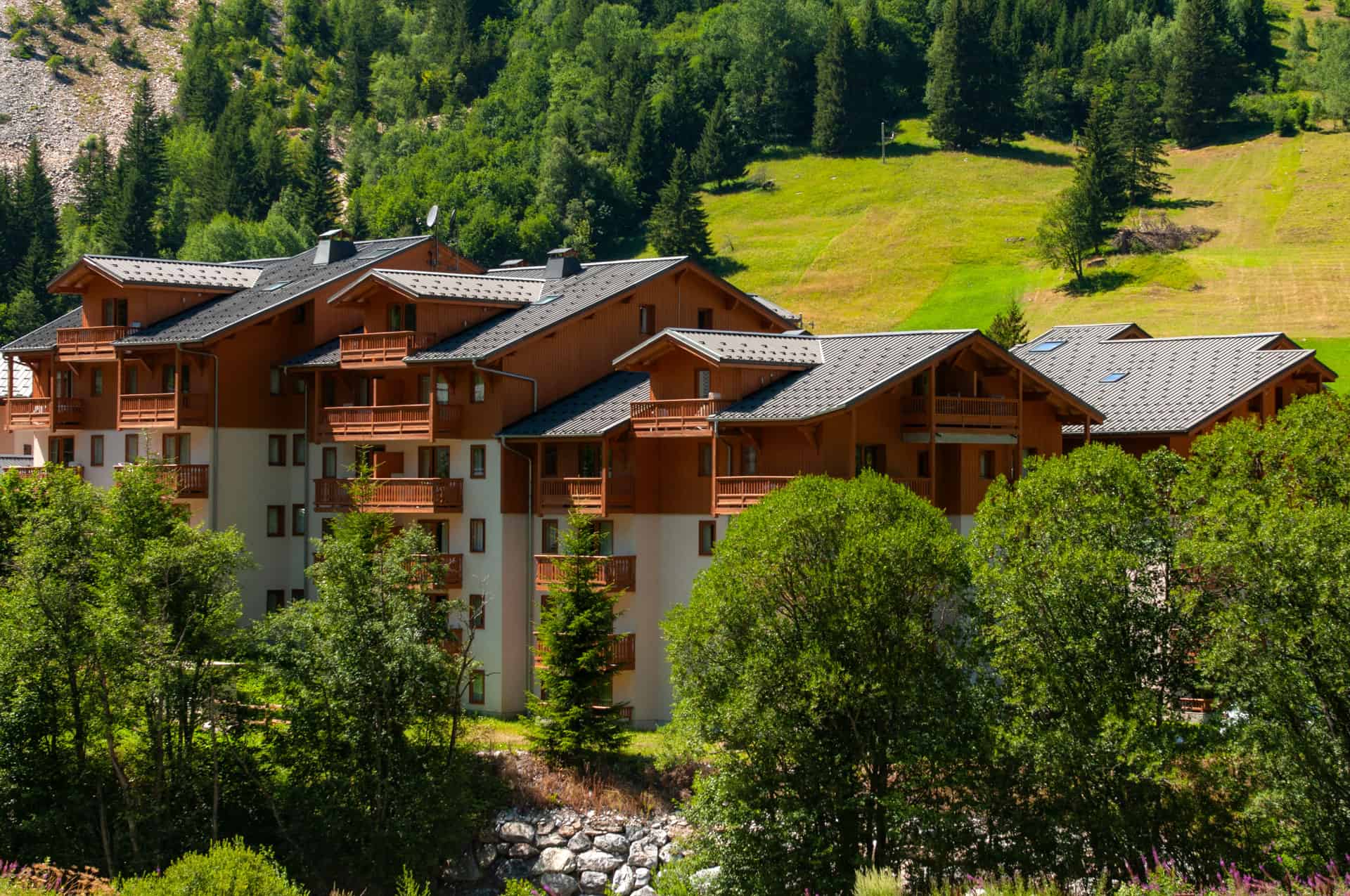 Exterior view of the Le Blanchot holiday residence in Pralognan-la-Vanoise, in the Northern Alps Exterior view of the Le Blanchot holiday residence in Pralognan-la-Vanoise, in the Northern Alps