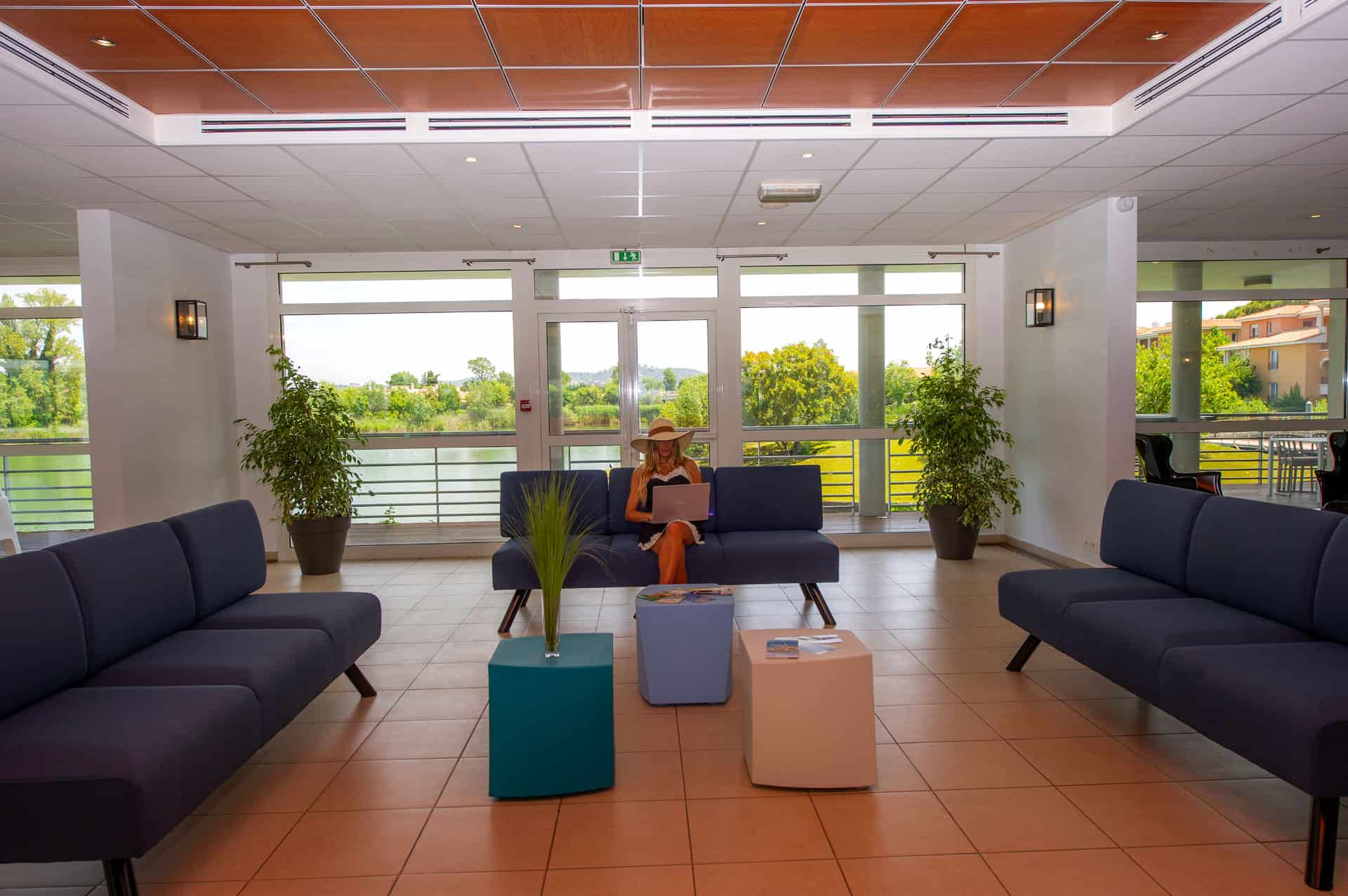 Réception de la résidence de vacances Goélia Mandelieu Riviera Resort à Mandelieu La Napoule Réception de la résidence de vacances Goélia Mandelieu Riviera Resort à Mandelieu La Napoule