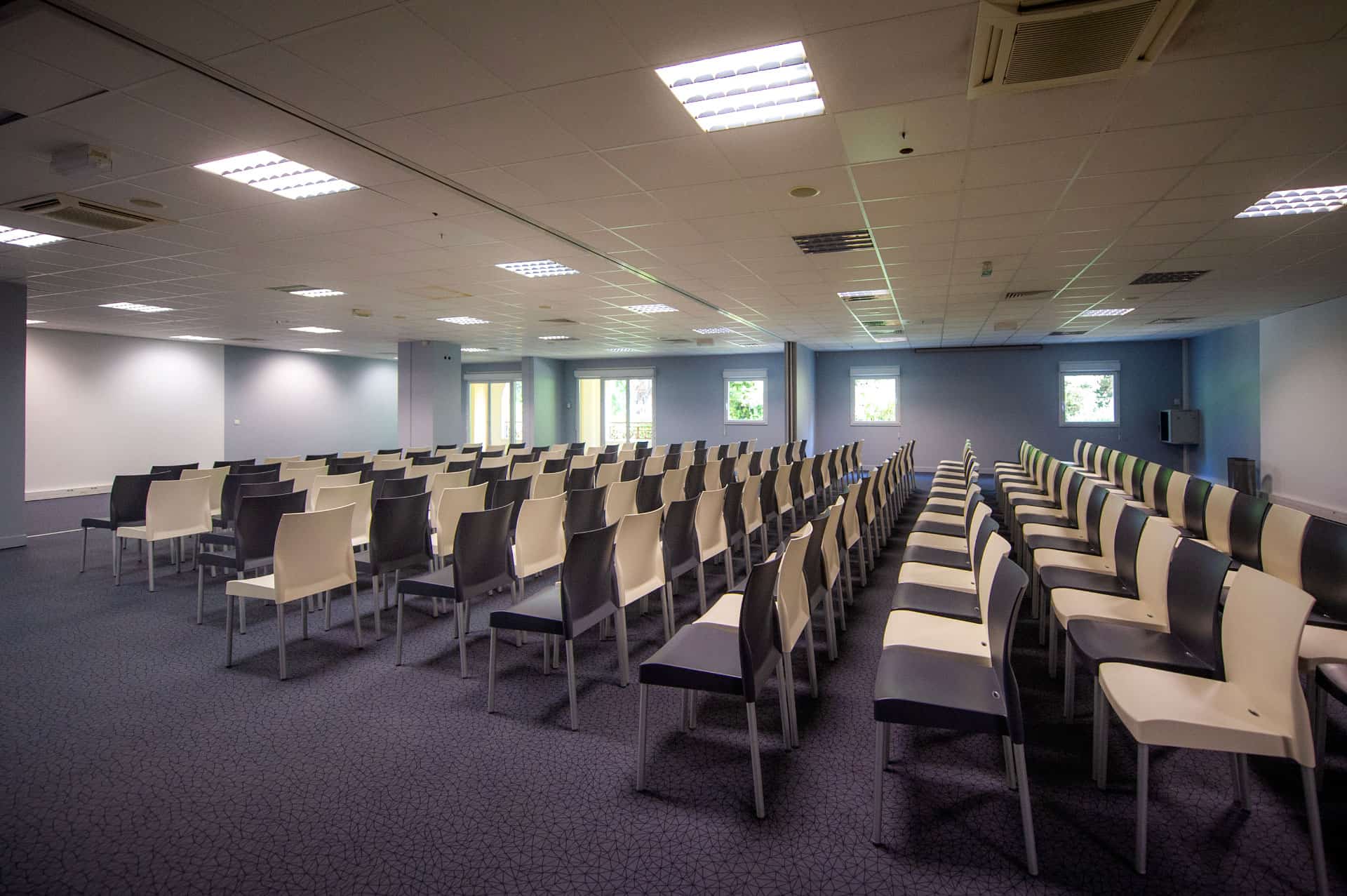 Salle de séminaire de la résidence de vacances Goélia Mandelieu Riviera Resort à Mandelieu La Napoule Salle de séminaire de la résidence de vacances Goélia Mandelieu Riviera Resort à Mandelieu La Napoule