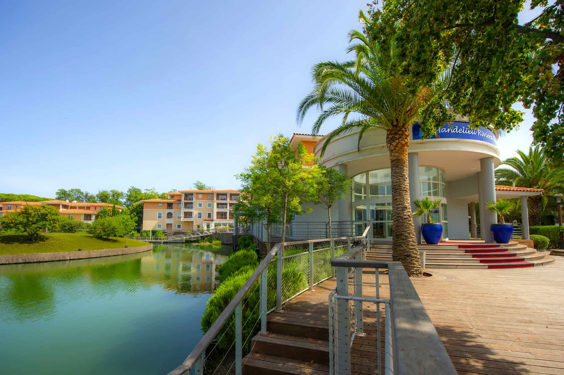 Lac à l'extérieur de la résidence de vacances Goélia Mandelieu Riviera Resort à Mandelieu La Napoule Lac à l'extérieur de la résidence de vacances Goélia Mandelieu Riviera Resort à Mandelieu La Napoule