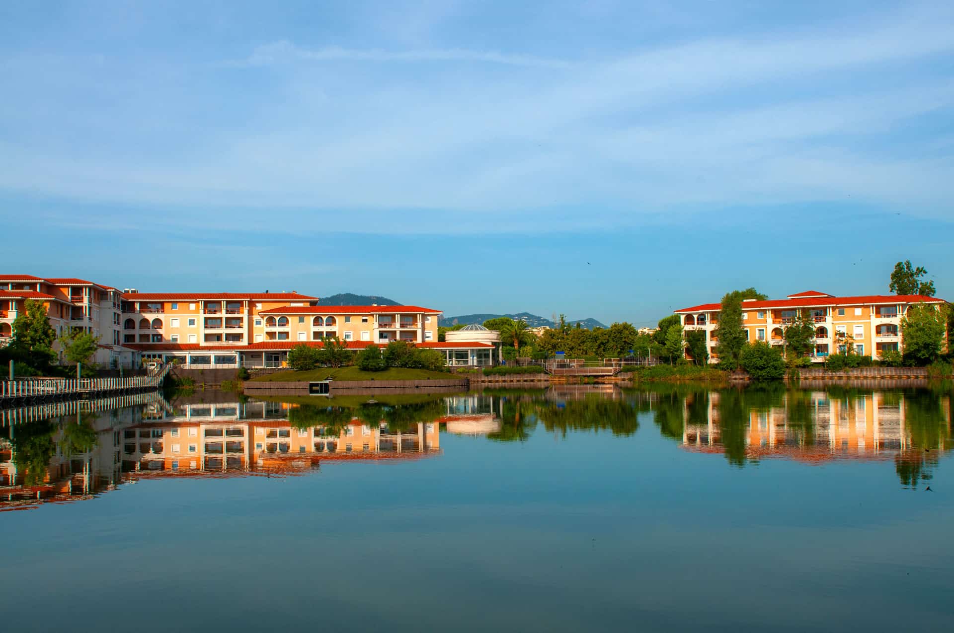 Lac à l'extérieur de la résidence de vacances Goélia Mandelieu Riviera Resort à Mandelieu La Napoule Lac à l'extérieur de la résidence de vacances Goélia Mandelieu Riviera Resort à Mandelieu La Napoule